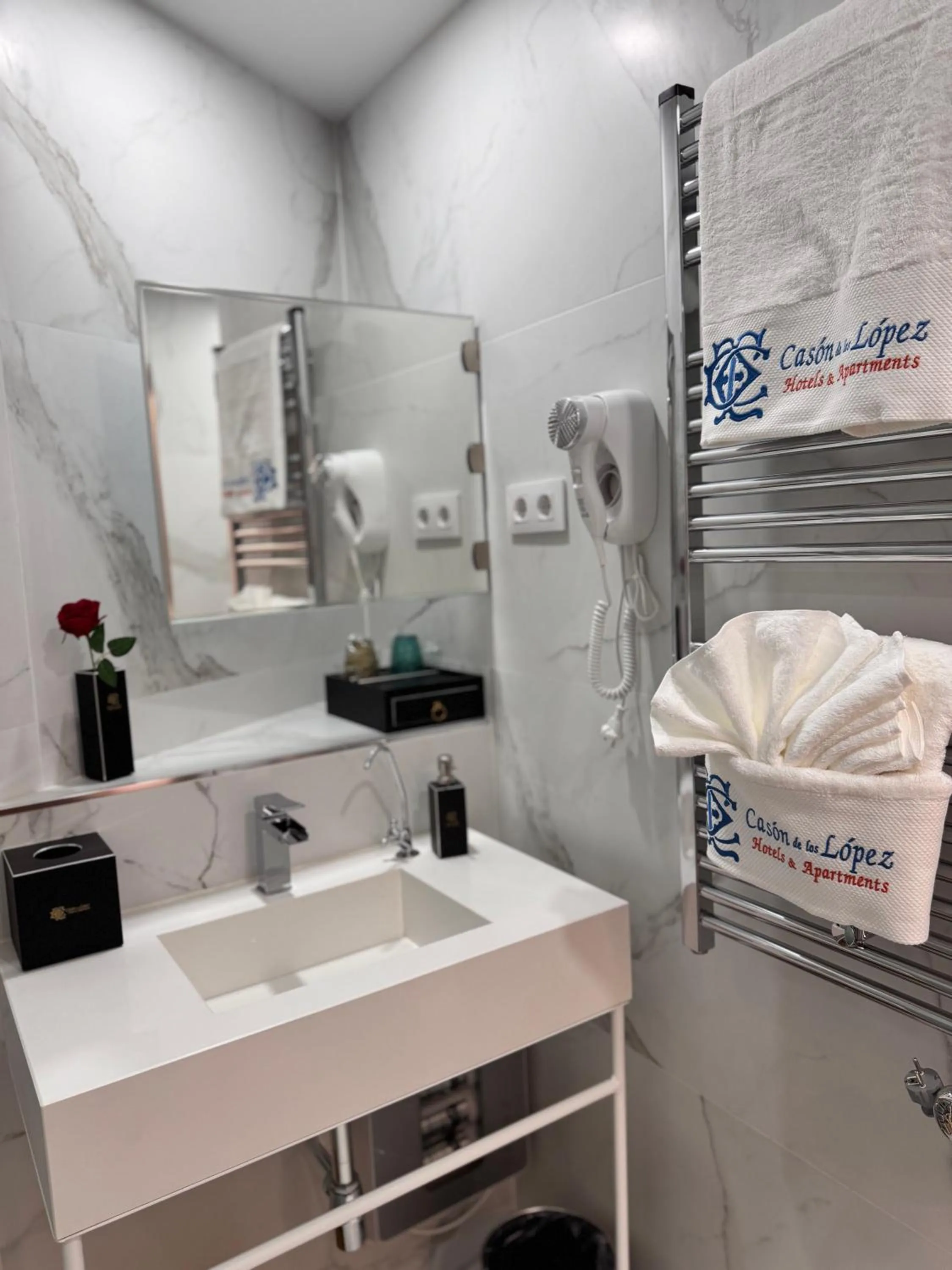 Shower in Hotel Boutique Casón De Los López