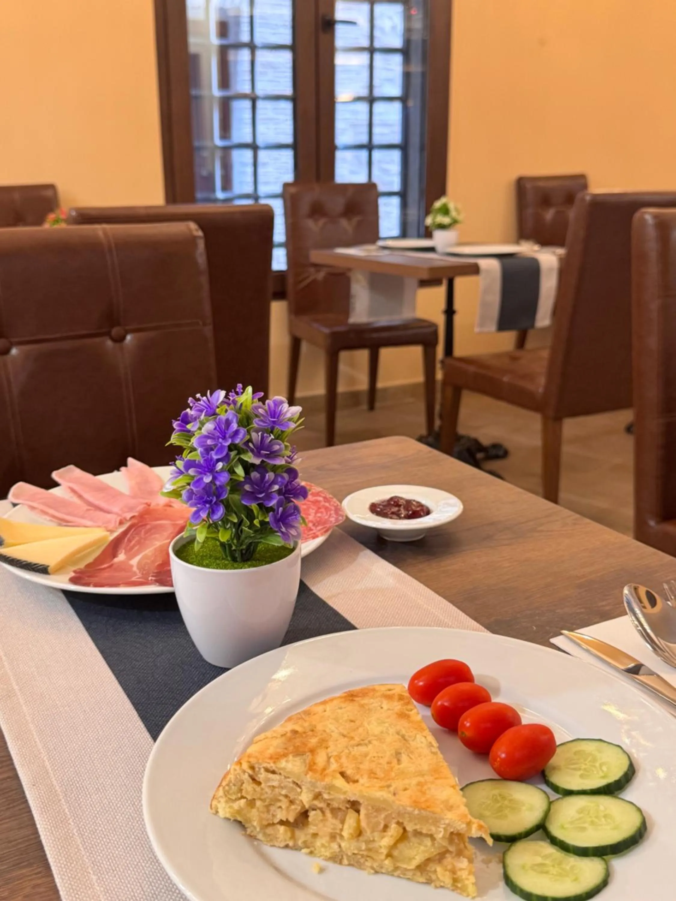 Breakfast in Hotel Boutique Casón De Los López