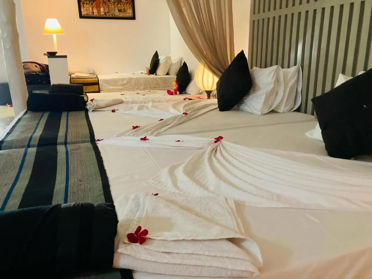 Bed in Rangiri Dambulla Resort