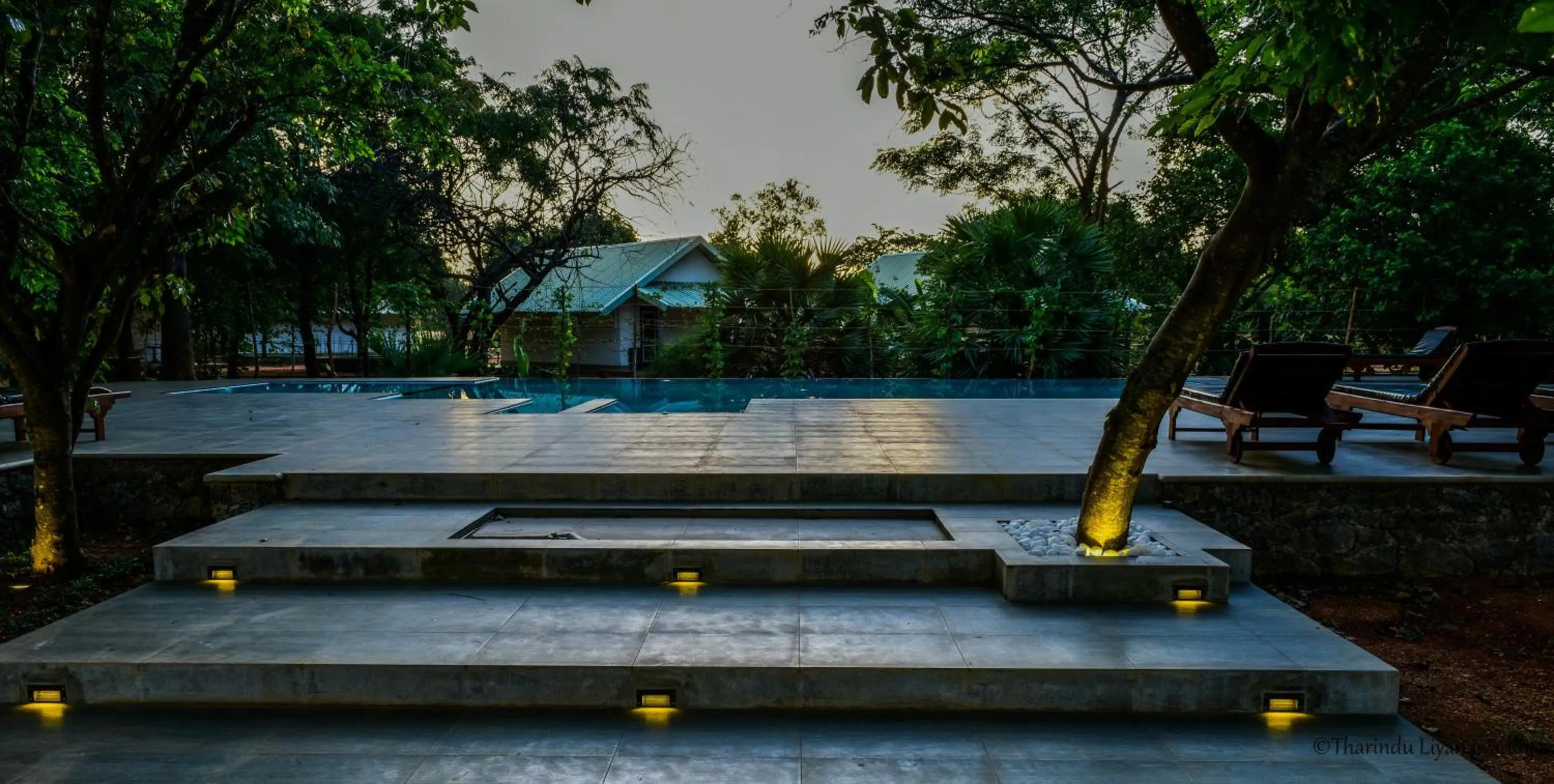 Swimming pool in Rangiri Dambulla Resort