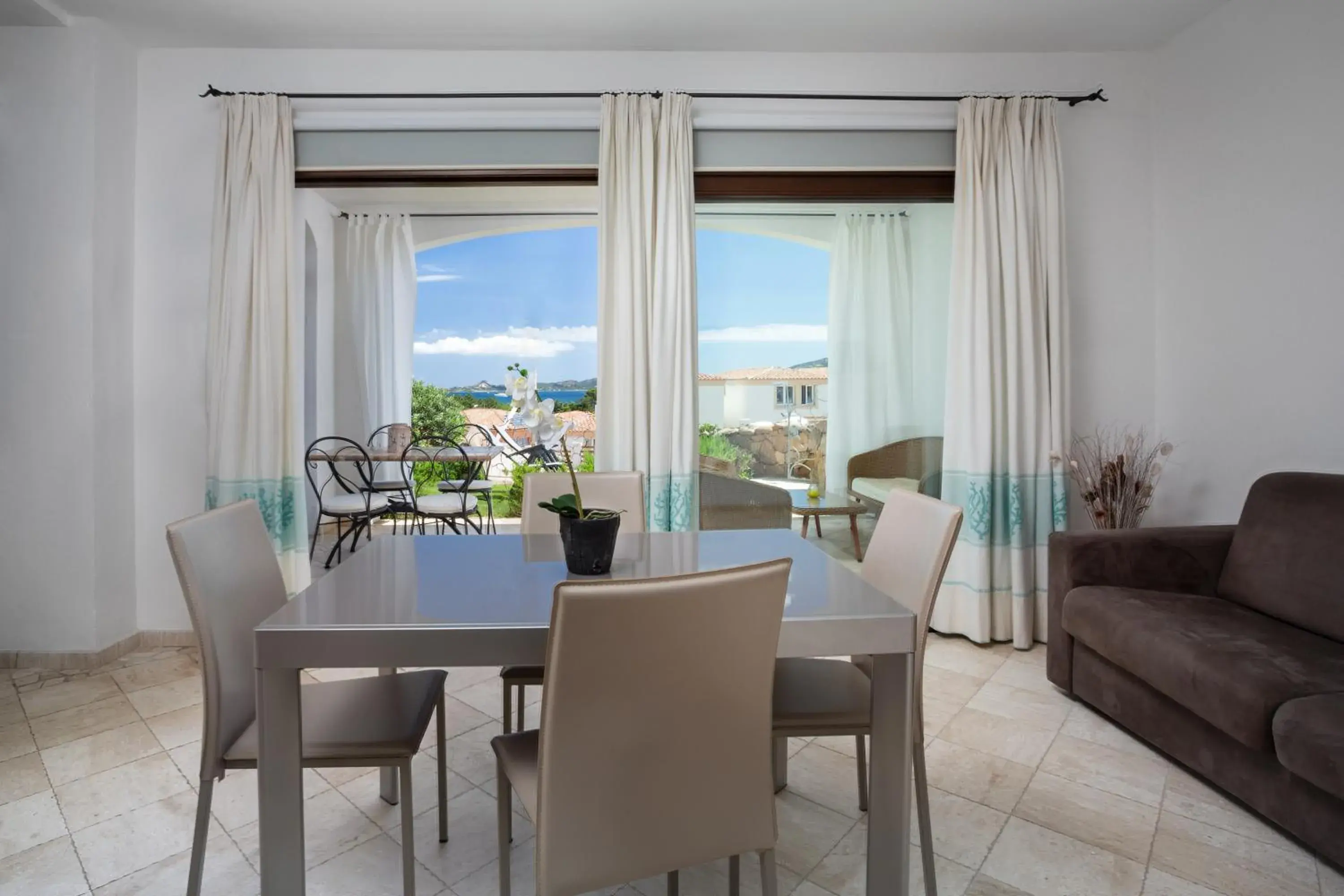 Large Two-Bedroom House in Le Maree Apartments Large Two-Bedroom House in Le Maree Apartments