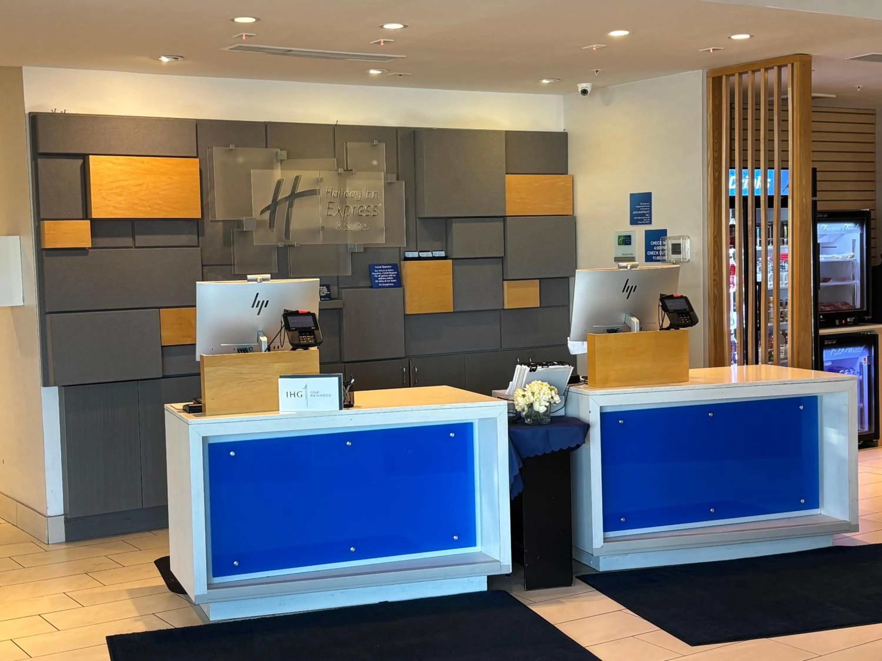 Lobby or reception in Holiday Inn Express & Suites Toledo South - Perrysburg by IHG