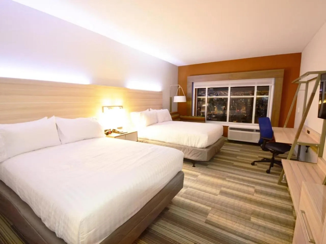 Bedroom, Bed in Holiday Inn Express & Suites Toledo South - Perrysburg by IHG