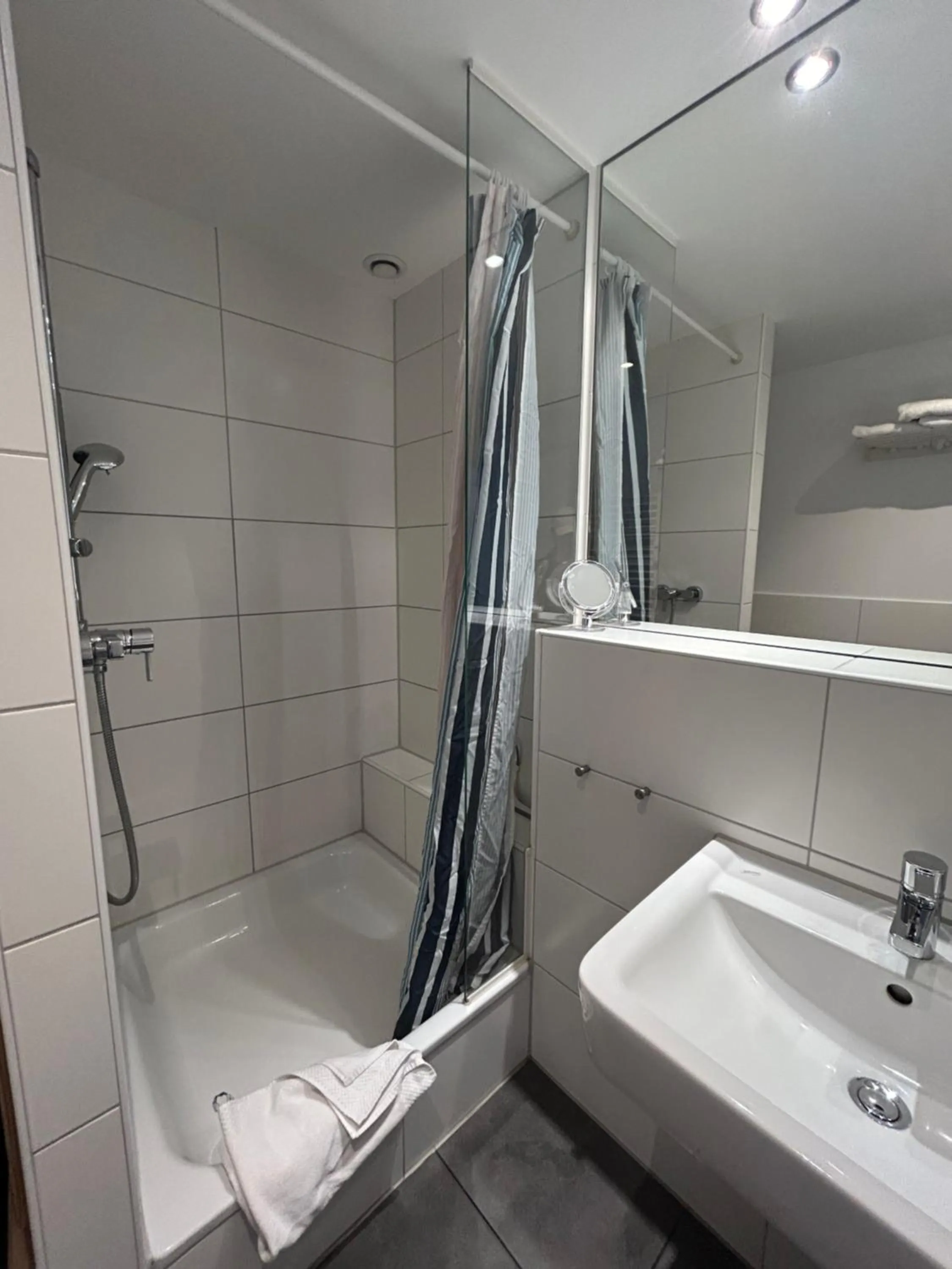 Bathroom in Apartments am Südkanal