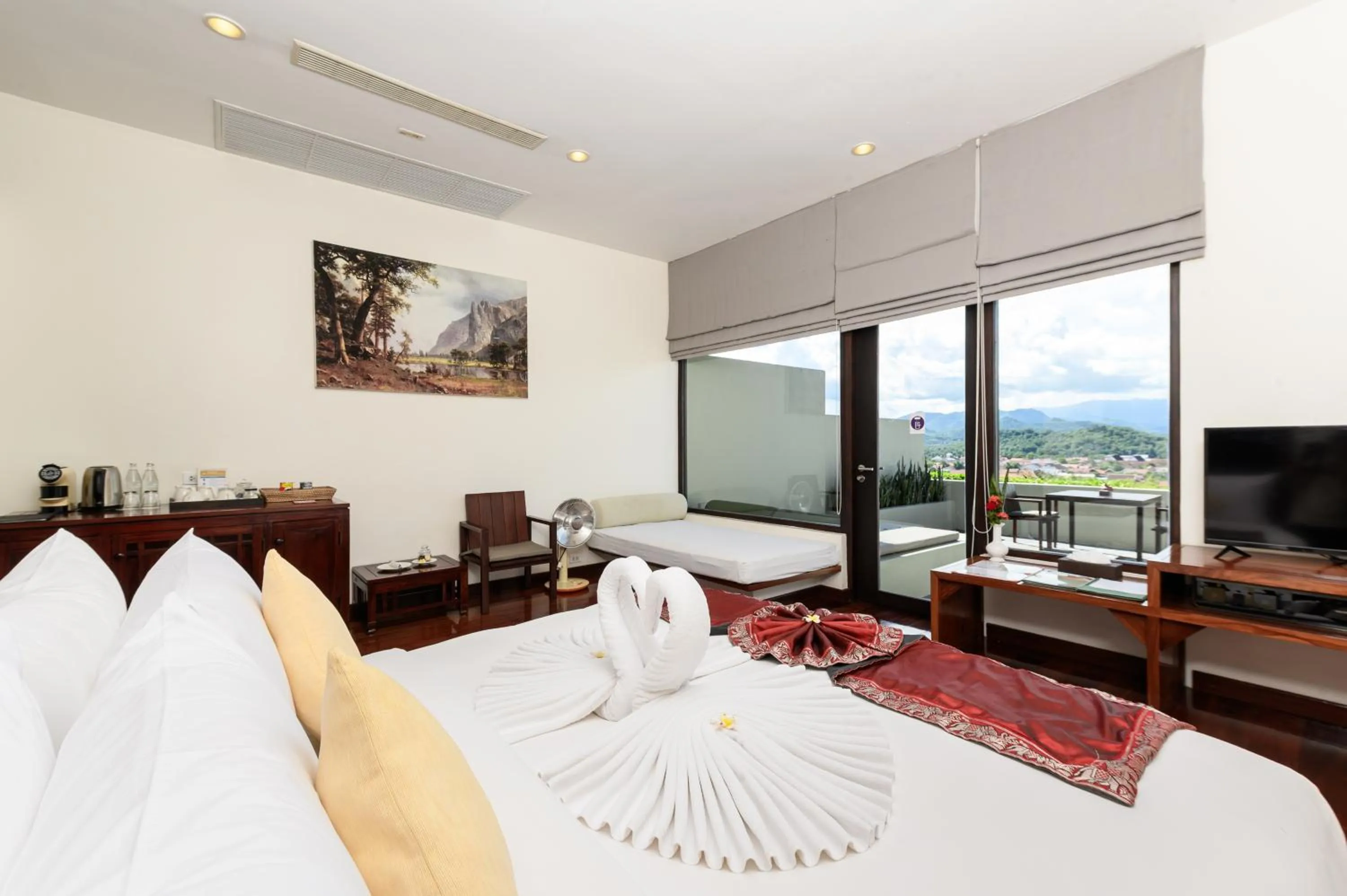 Mountain view, Bed in Luang Prabang View Hotel