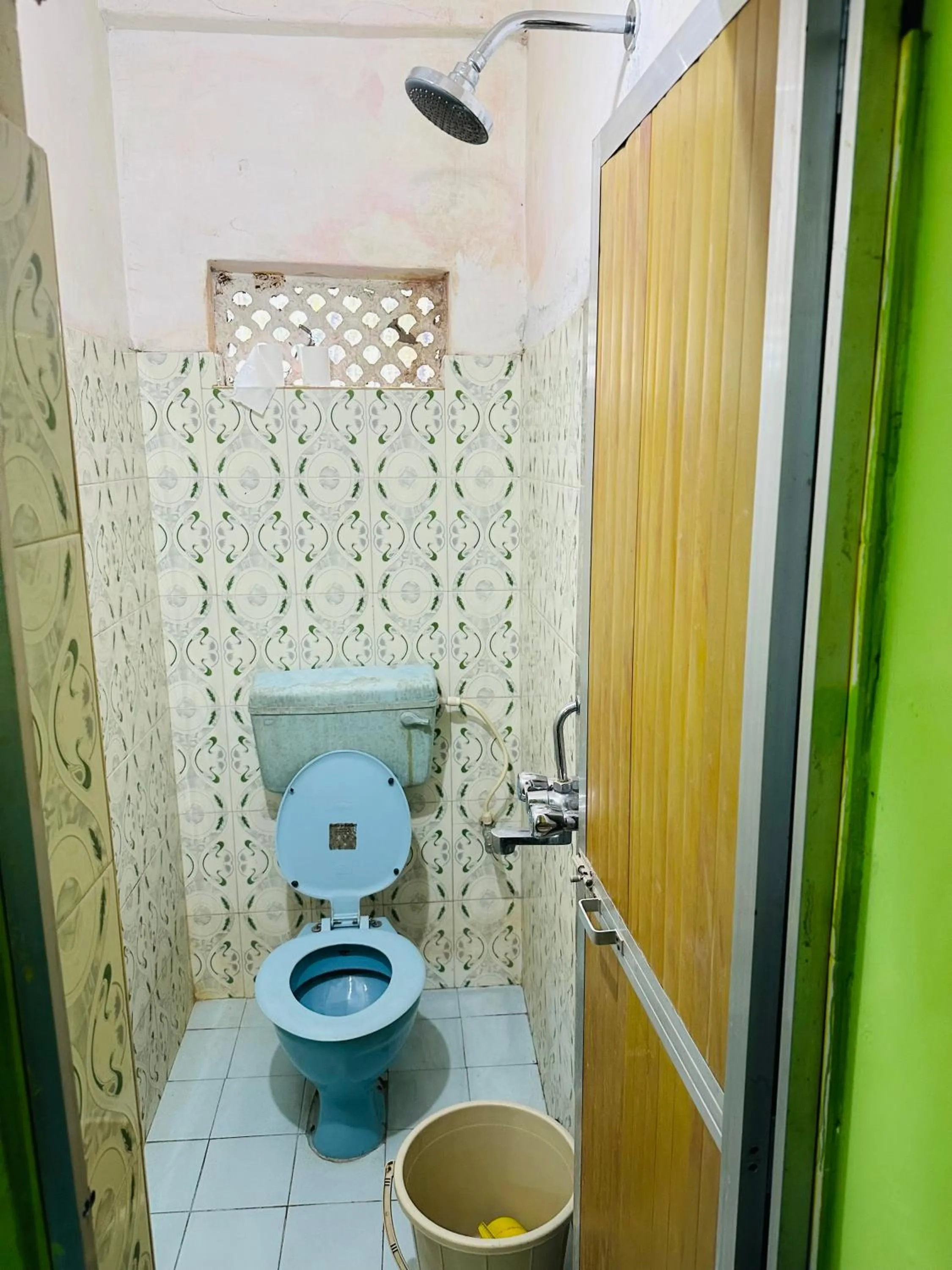 Bathroom in Savitri Guest House