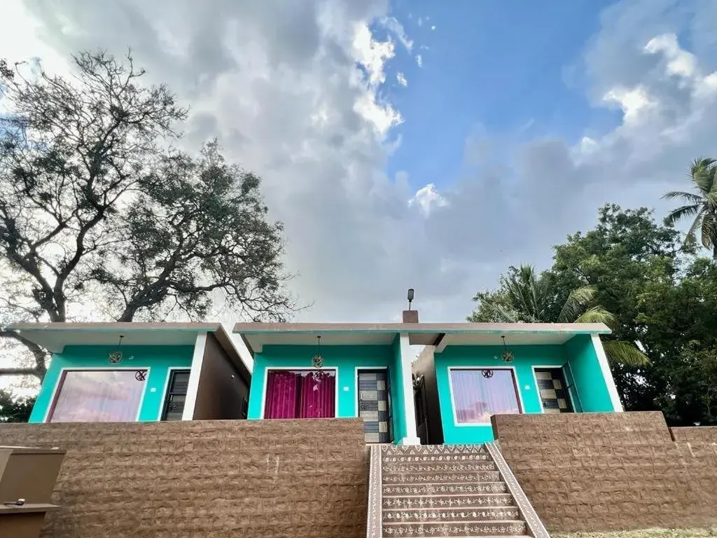 Double Room with Lake View - single occupancy in Leo Comforts river view Resort Double Room with Lake View - single occupancy in Leo Comforts river view Resort