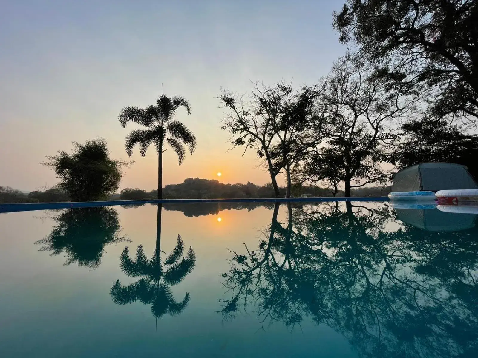 Leo Comforts river view Resort Leo Comforts river view Resort