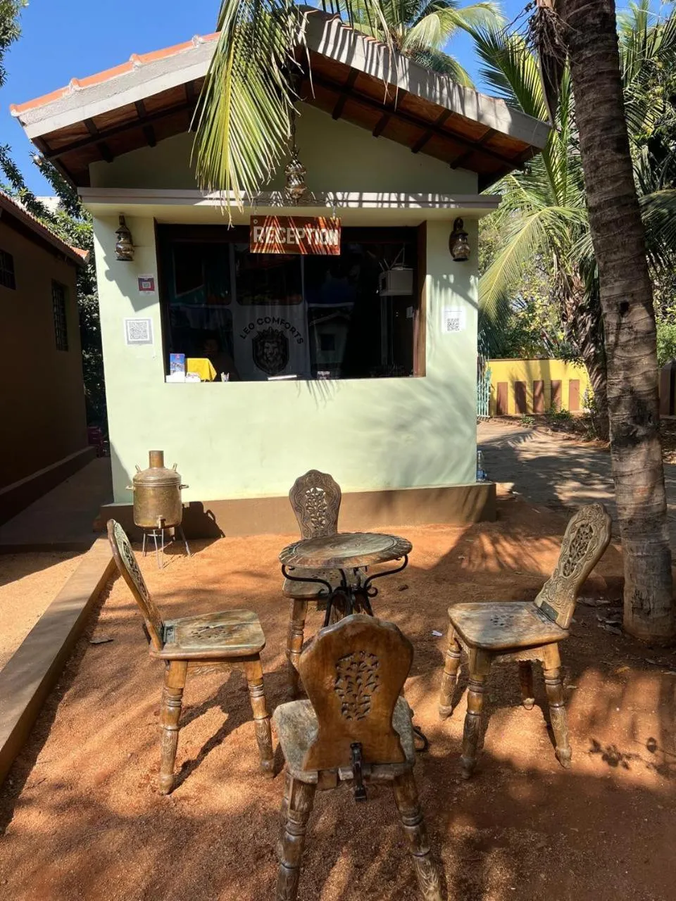 Leo Comforts river view Resort