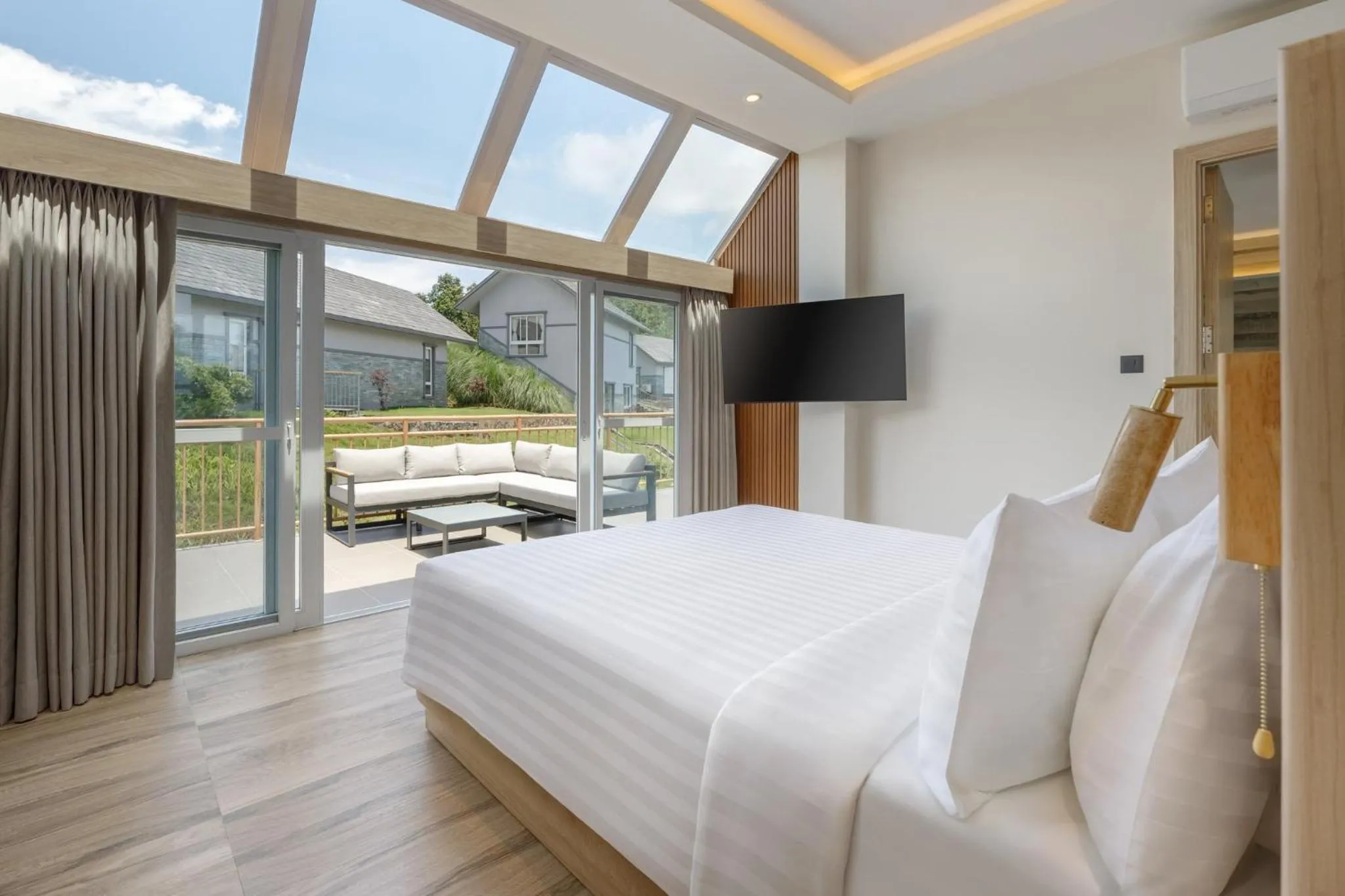 Photo of the whole room, Bed in Himalayan Hideaway Resort Pokhara, The Centara Collection