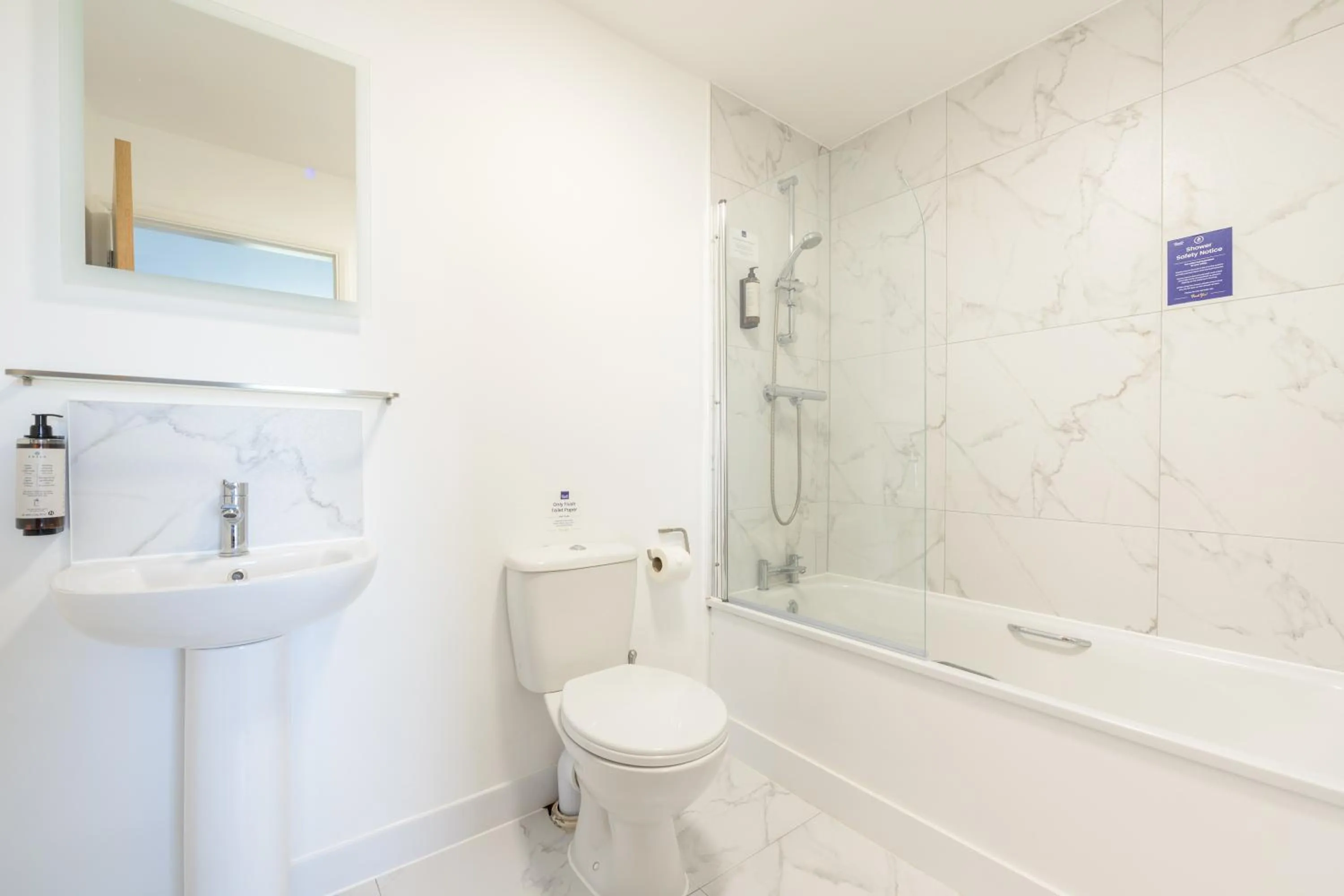 Bathroom in Abbey Lawn Hotel