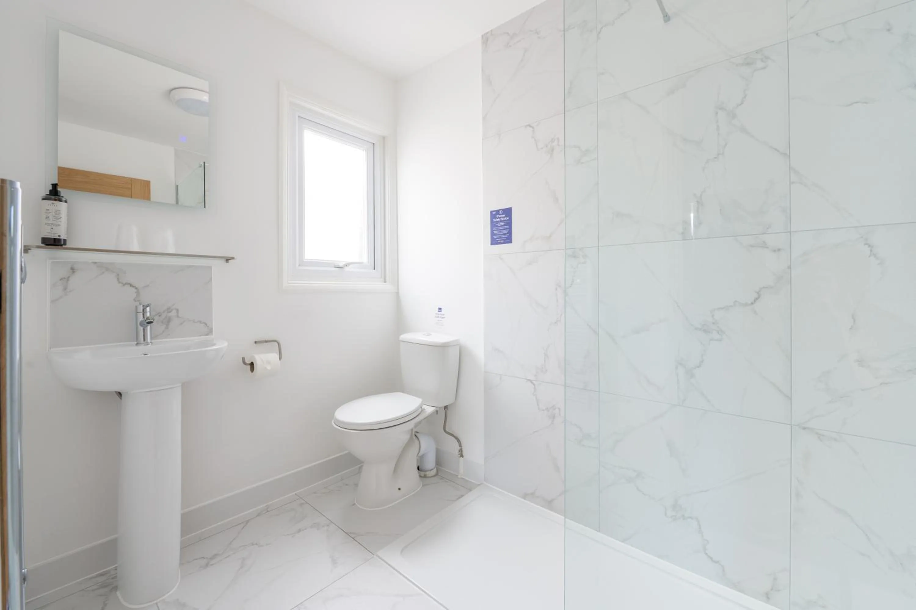 Shower in Abbey Lawn Hotel