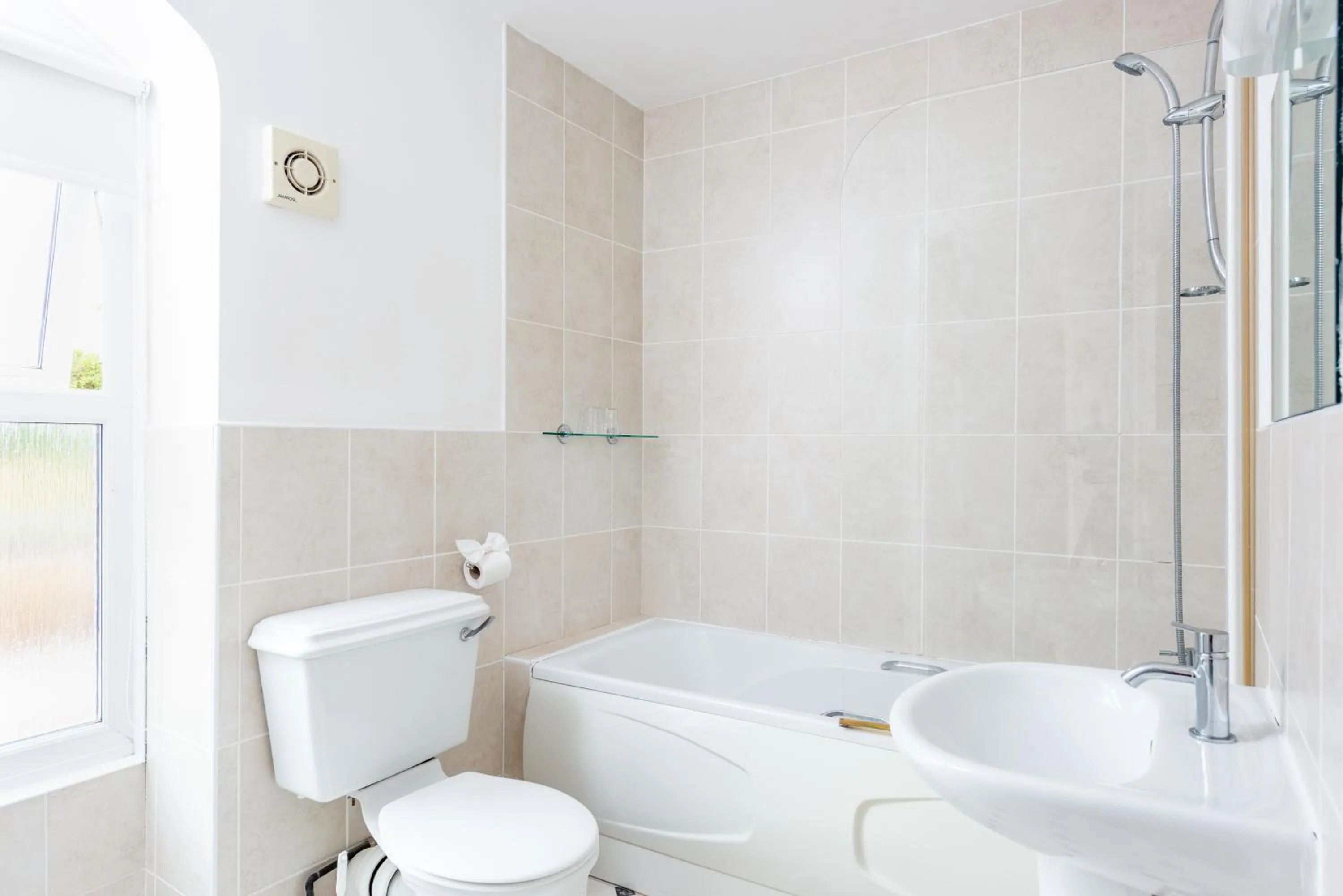 Bathroom in Abbey Lawn Hotel