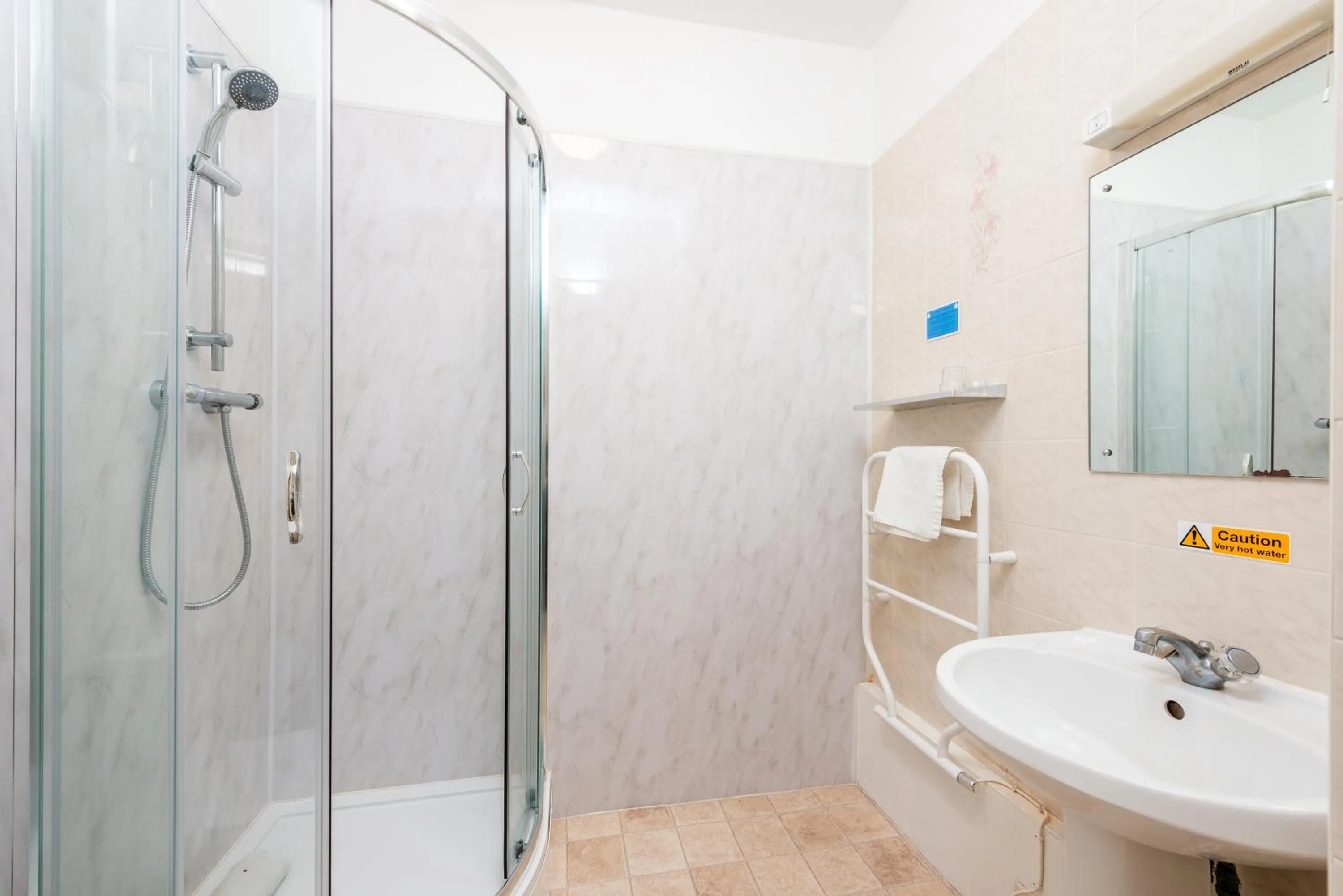 Shower in Abbey Lawn Hotel