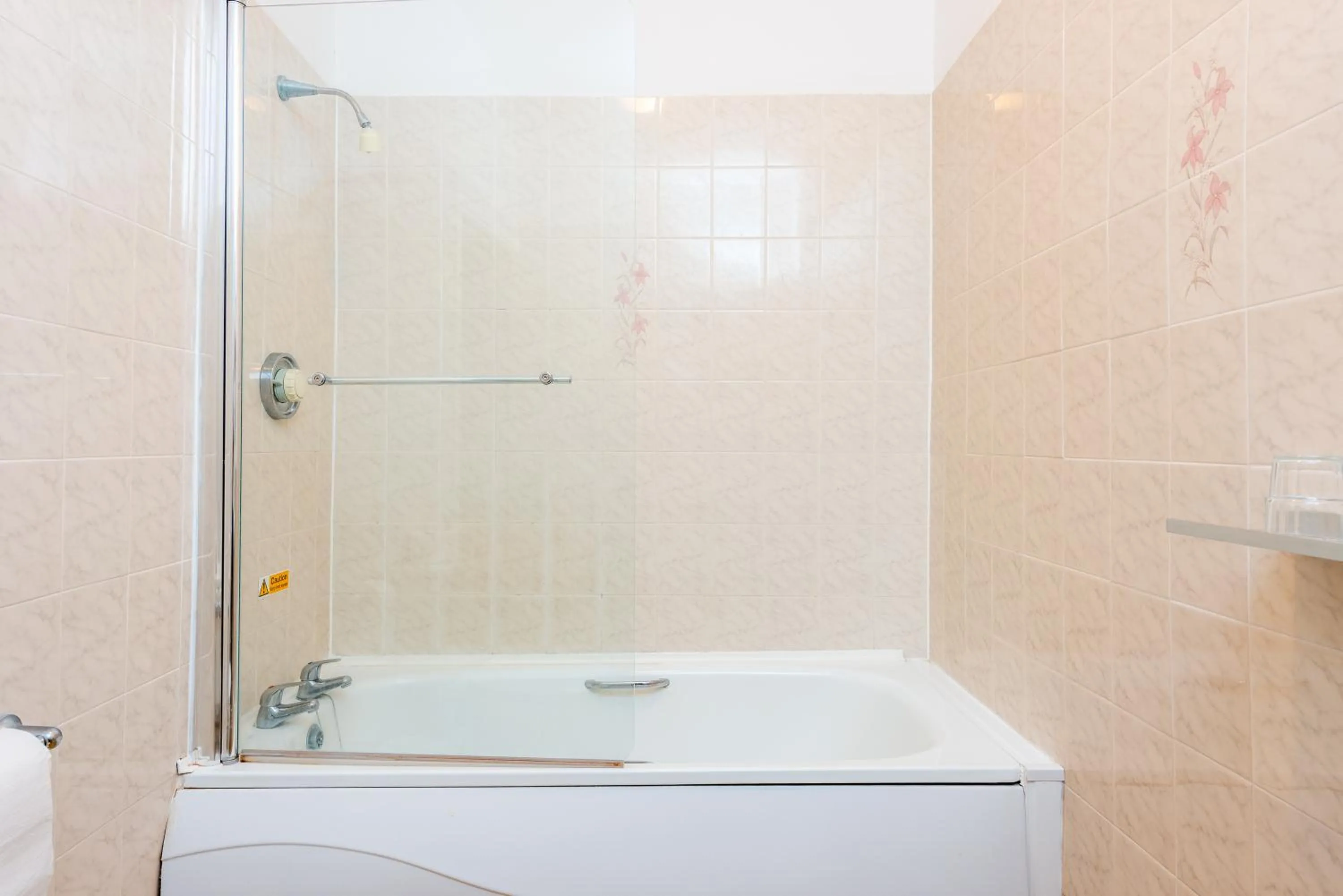 Bathroom in Abbey Lawn Hotel