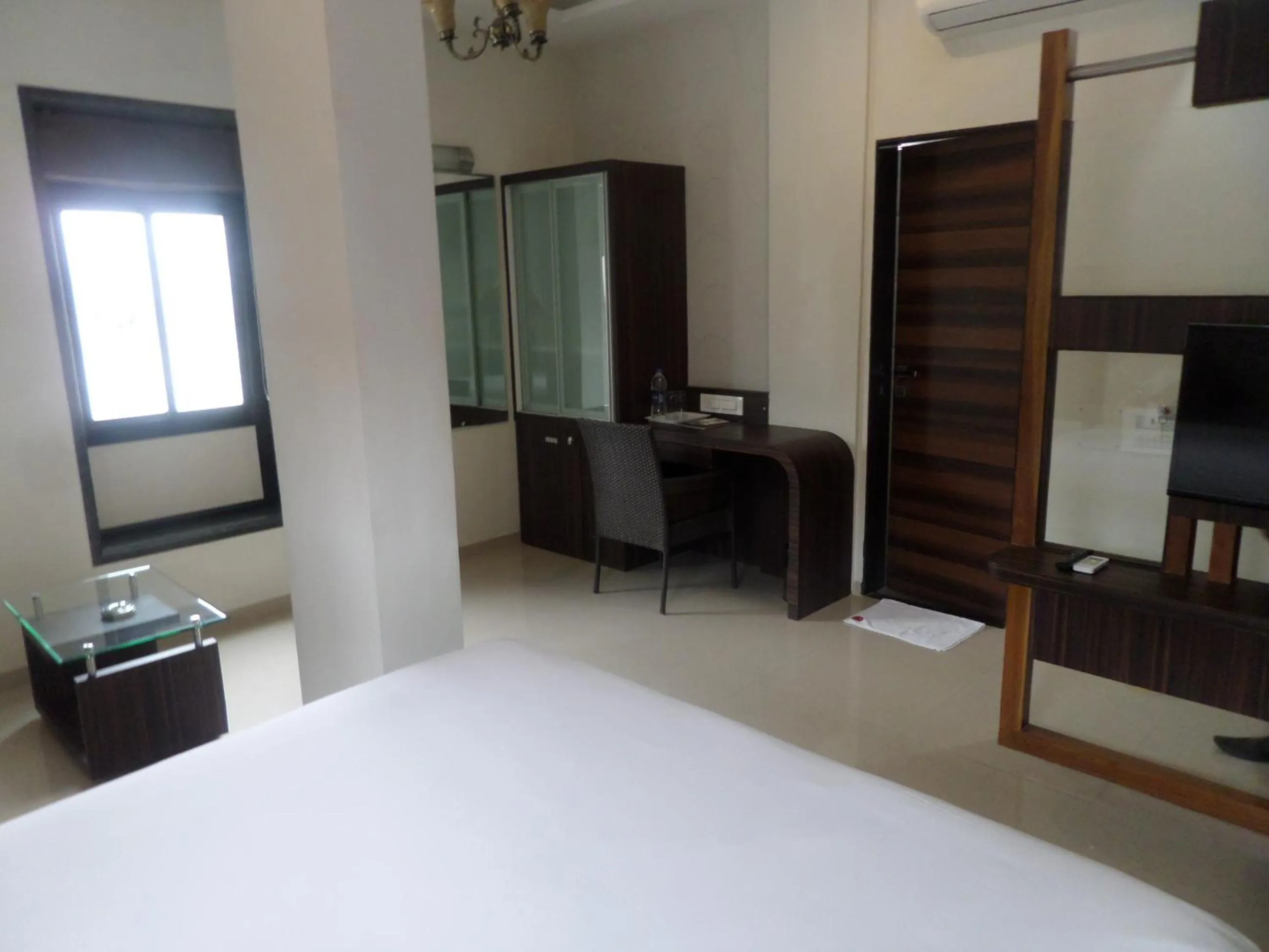 Photo of the whole room, Bed in Hotel Raj Palace