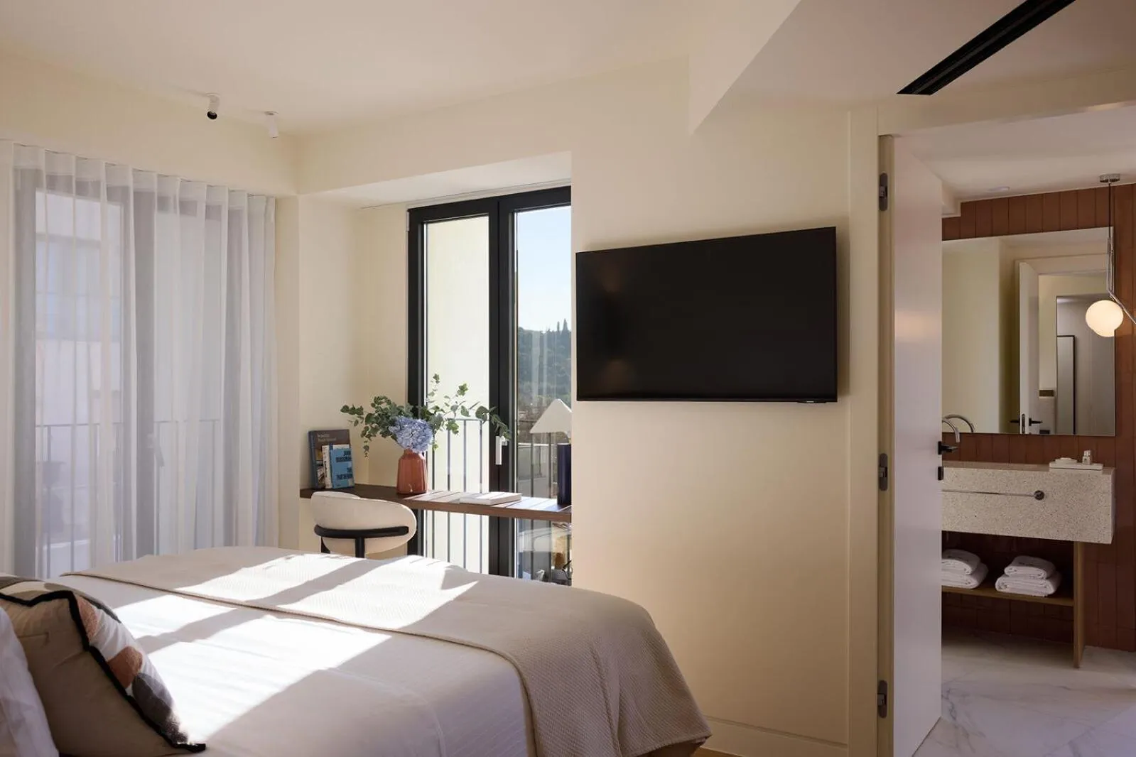 Bedroom, Bed in Bellen Athens Ηotel