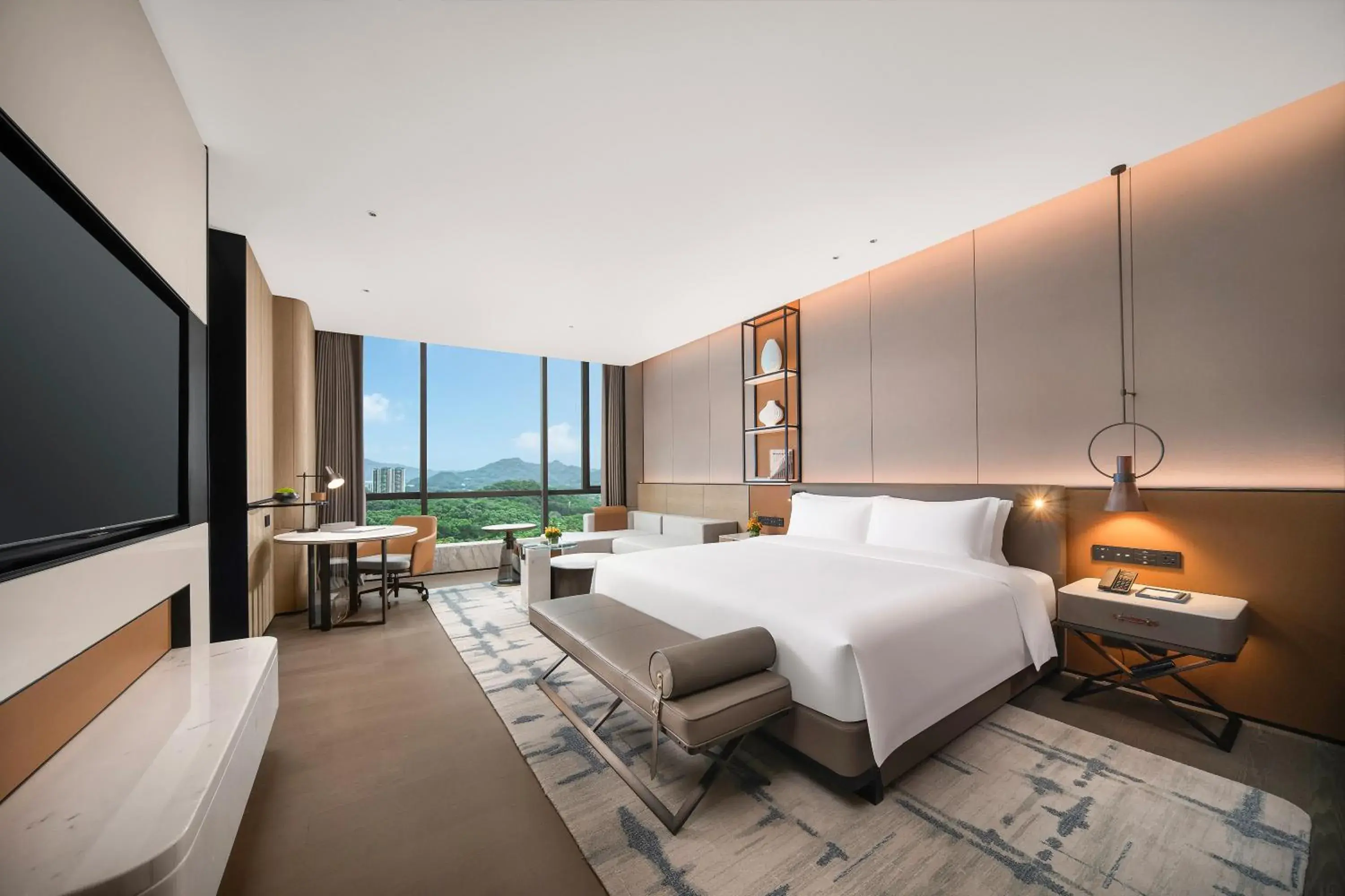 Deluxe King Room in Wyndham Grand Shenzhen Guangming Deluxe King Room in Wyndham Grand Shenzhen Guangming