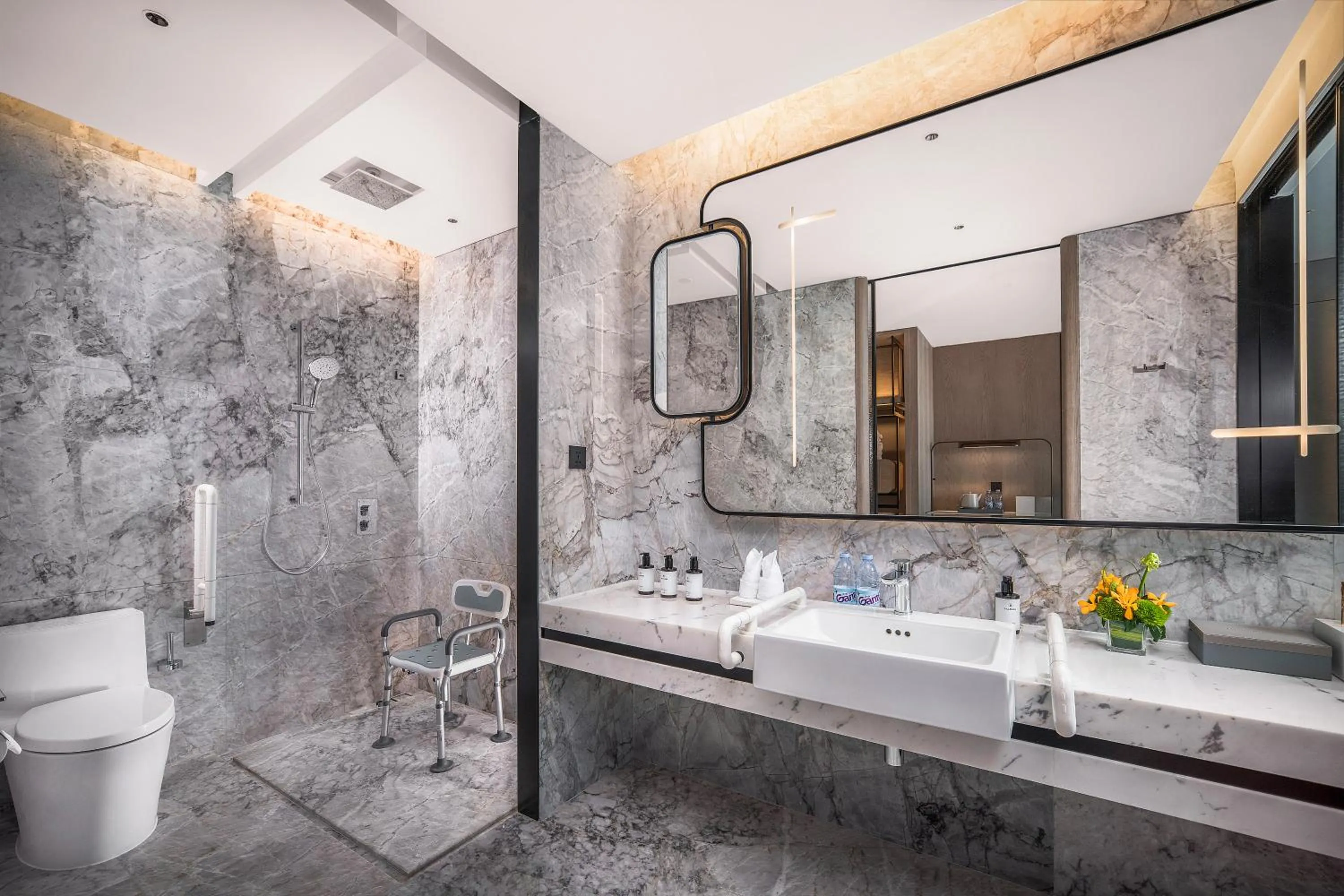 Bathroom in Wyndham Grand Shenzhen Guangming