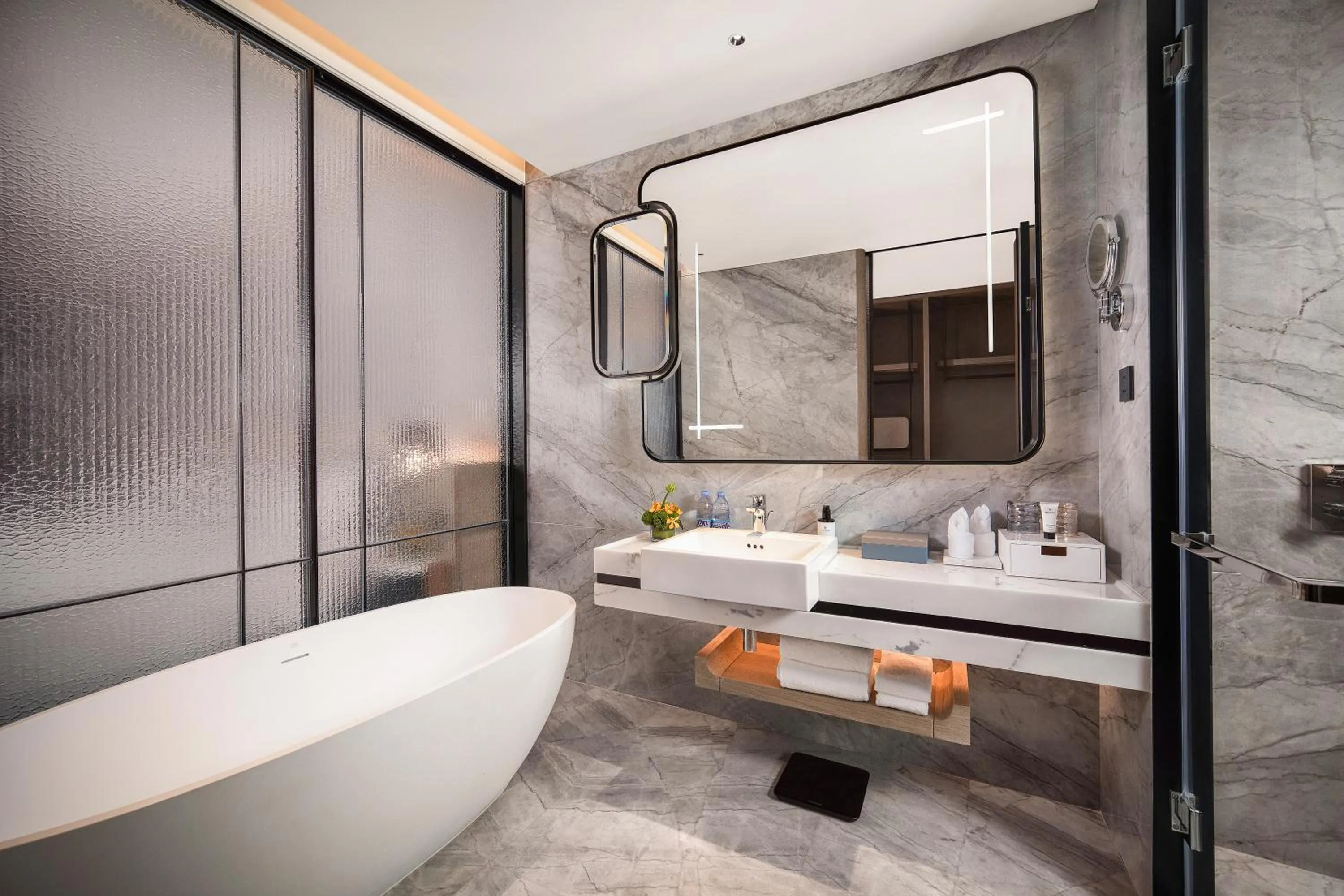 Toilet in Wyndham Grand Shenzhen Guangming