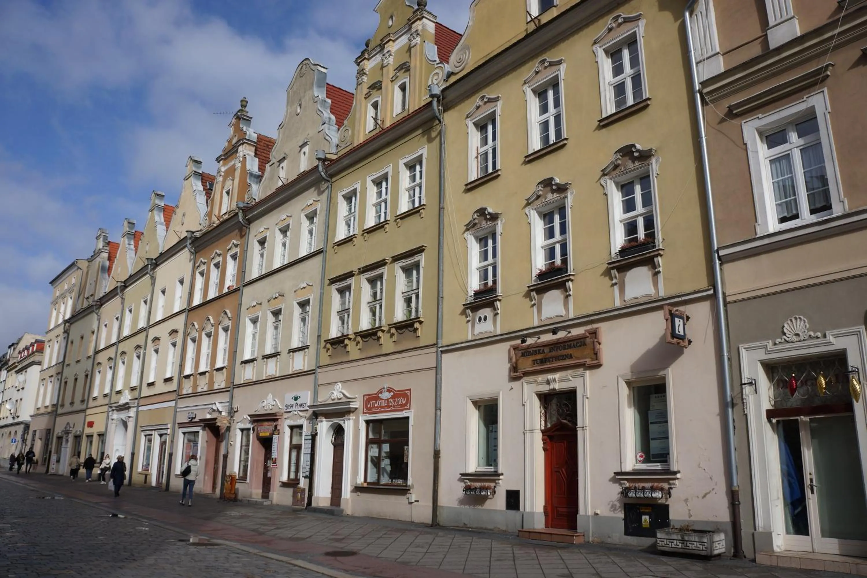 One-Bedroom Apartment with City View - single occupancy in Red Bike Apart's