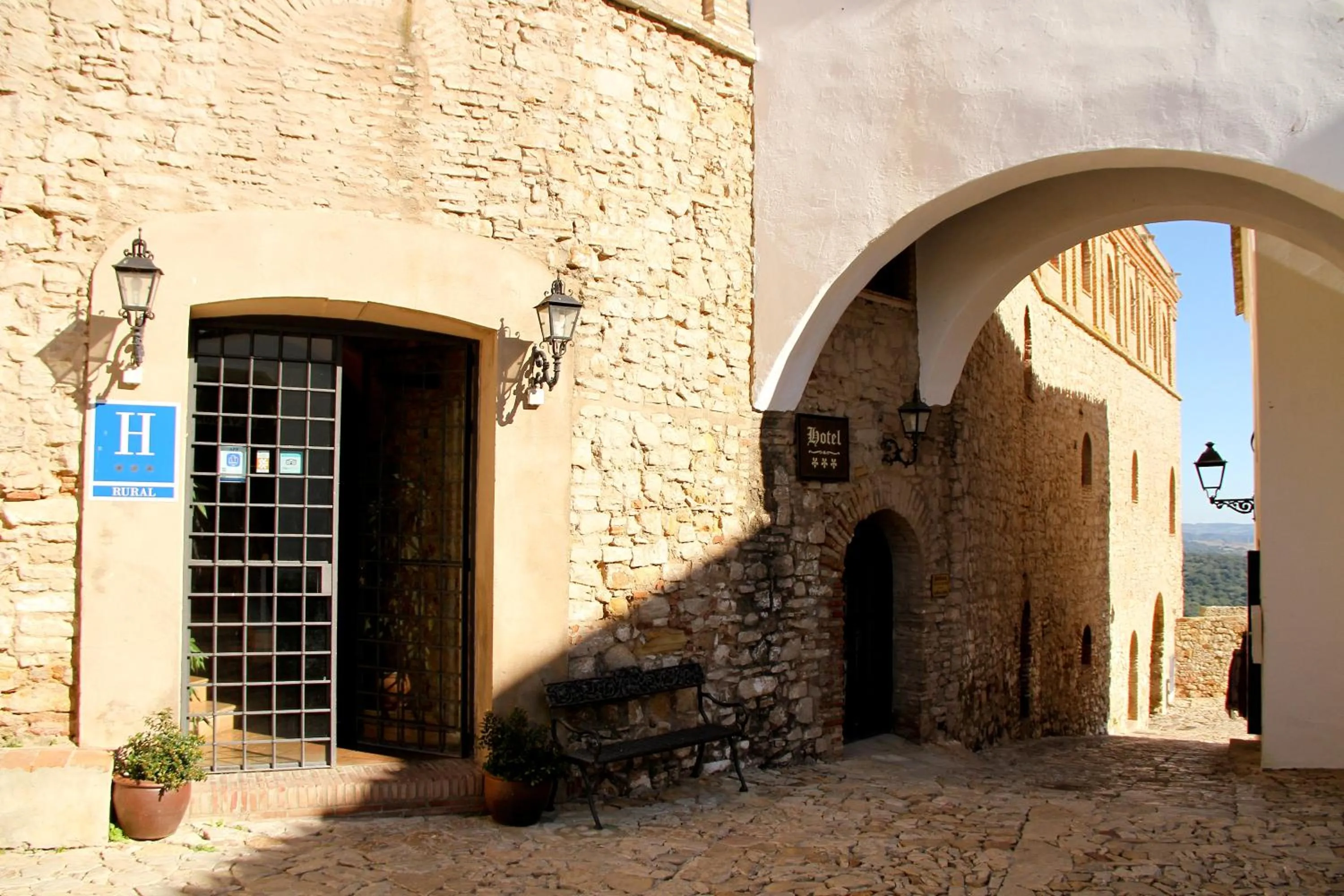 Facade/entrance in Hotel Tugasa Castillo de Castellar