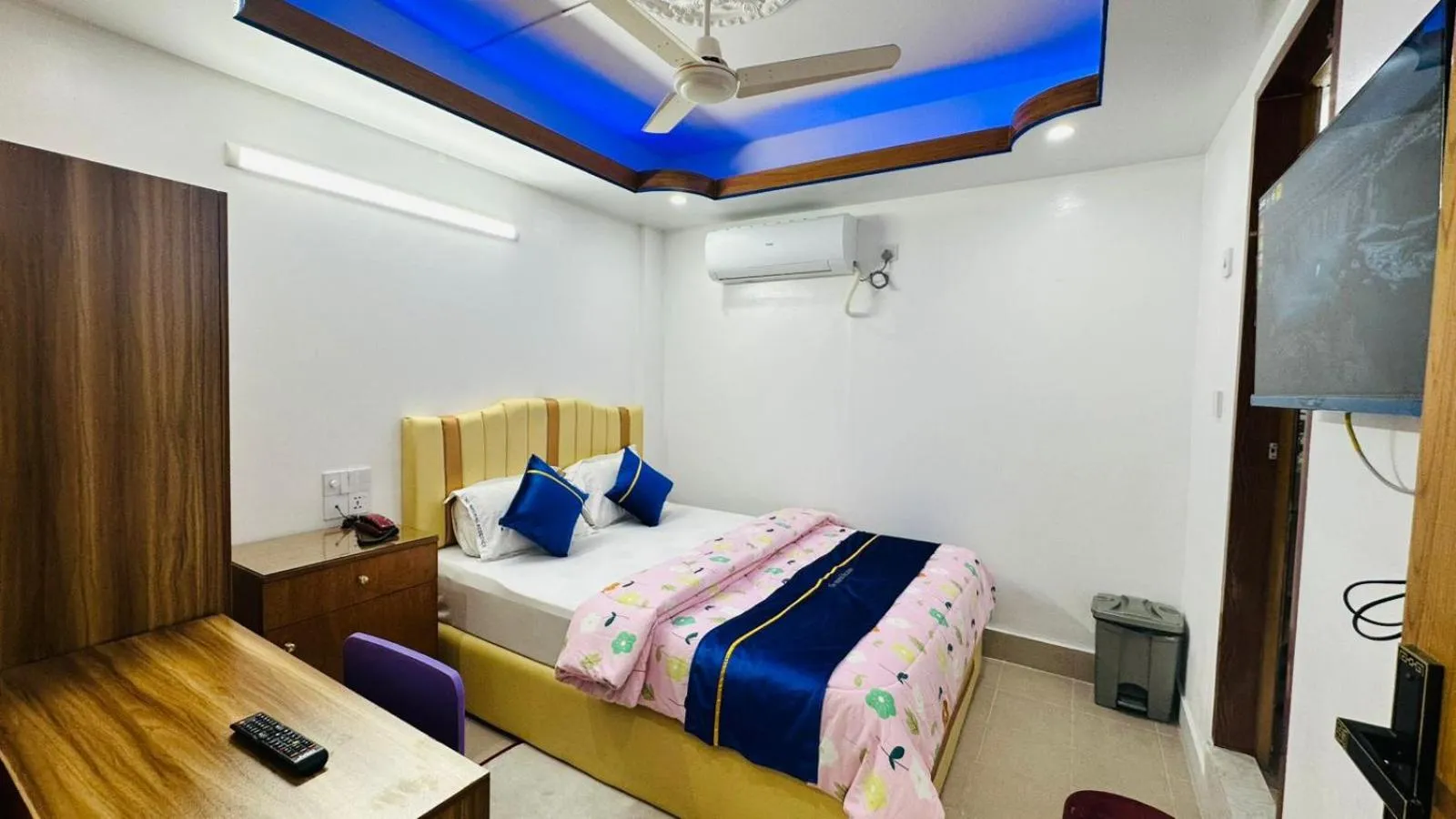 Deluxe Single Room - single occupancy in The Imperial Residence Banani