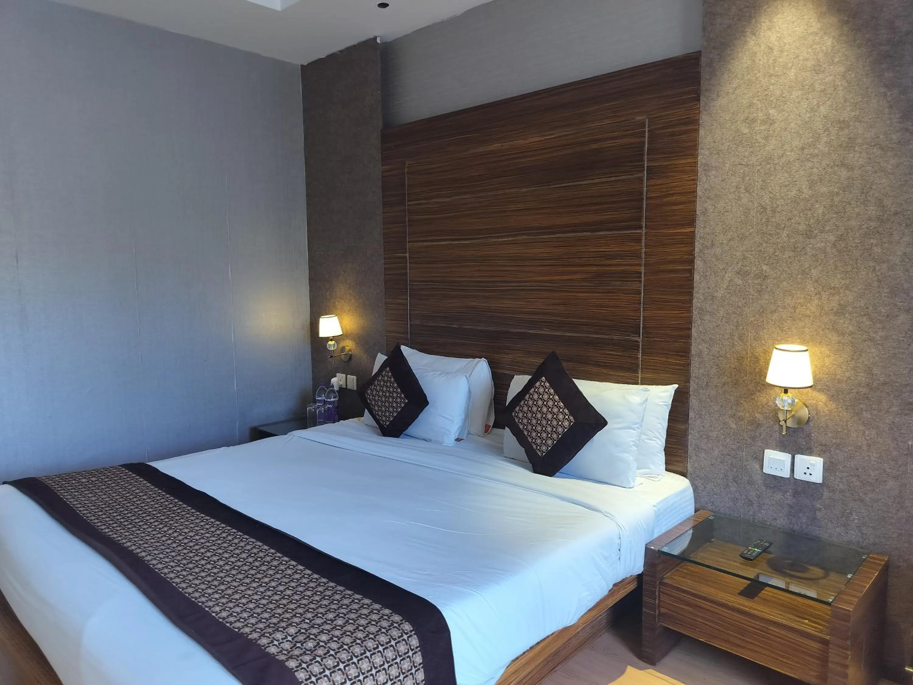 Bed in Stellar Resorts By Bel-La Monde, Rajokri, Near IGI Airport, Delhi