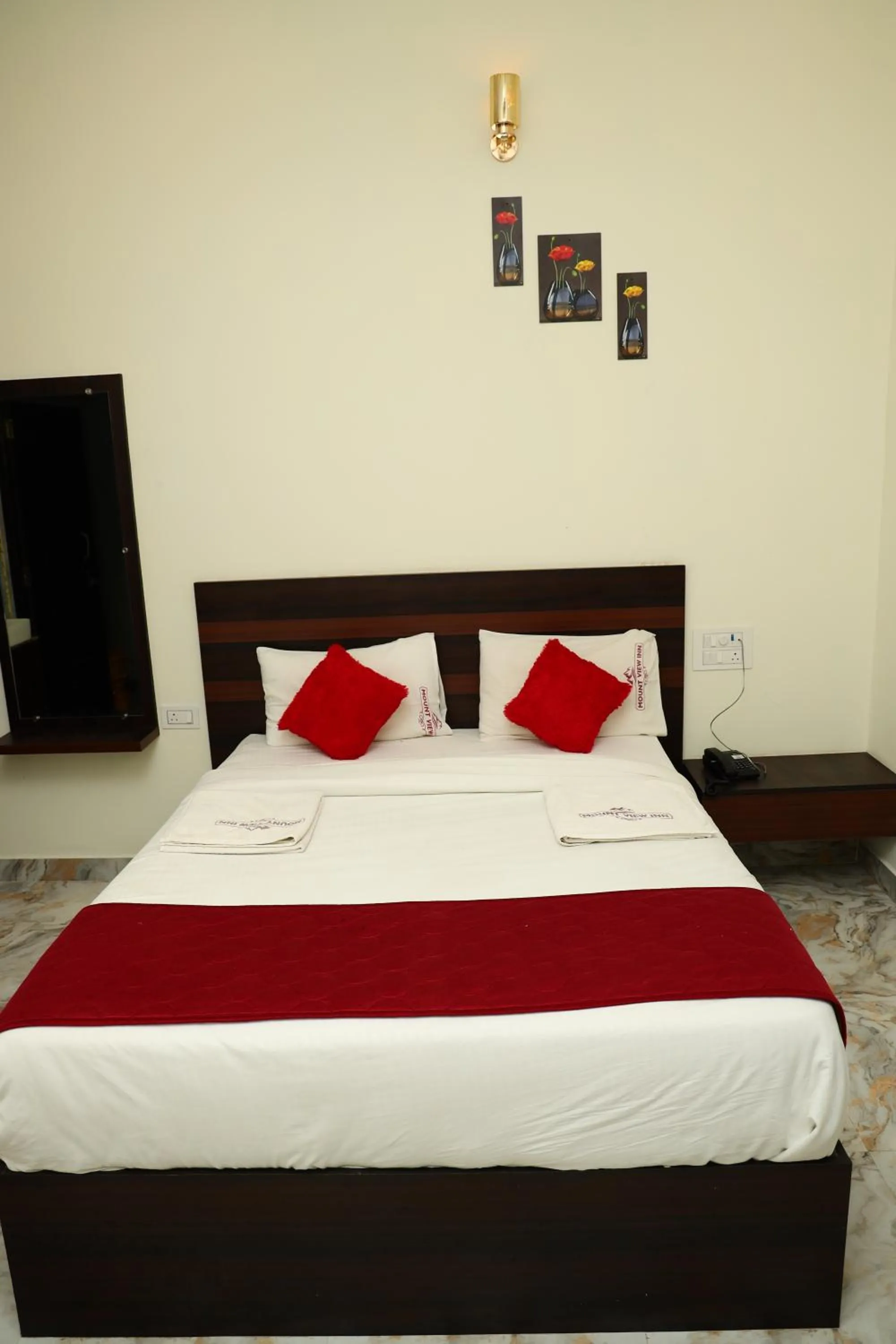 Bed in Mount View Inn
