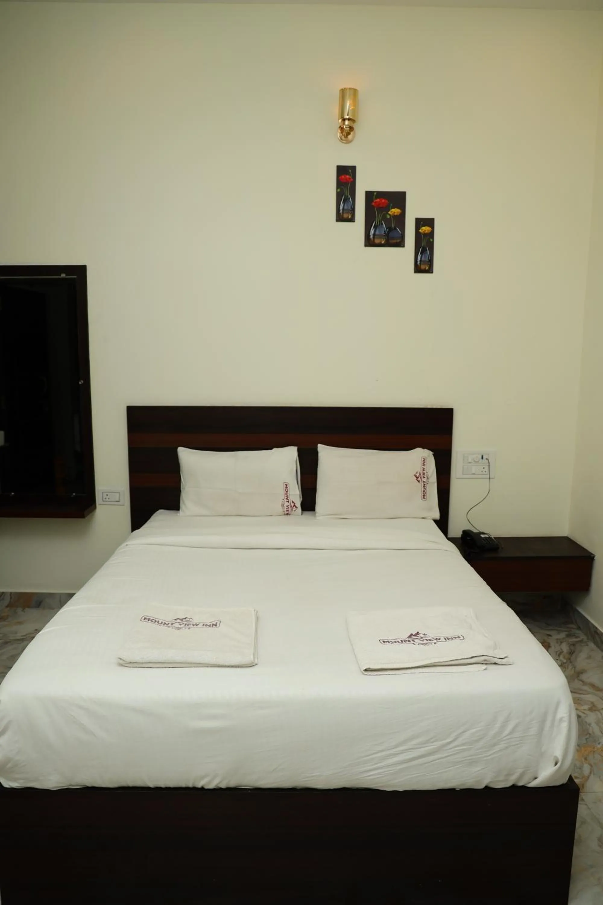 Bed in Mount View Inn