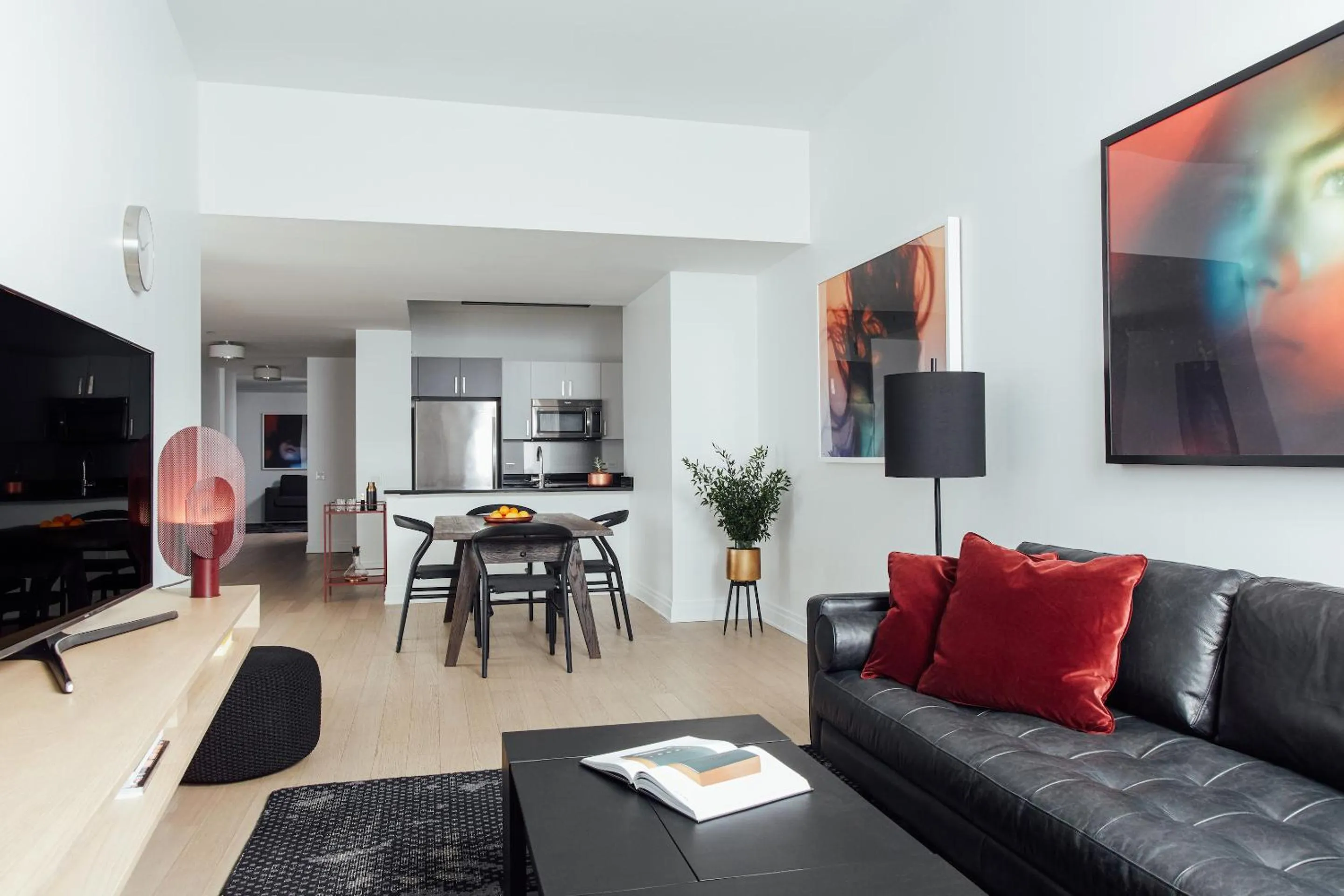 Living room in Mint House 70 Pine by Kasa