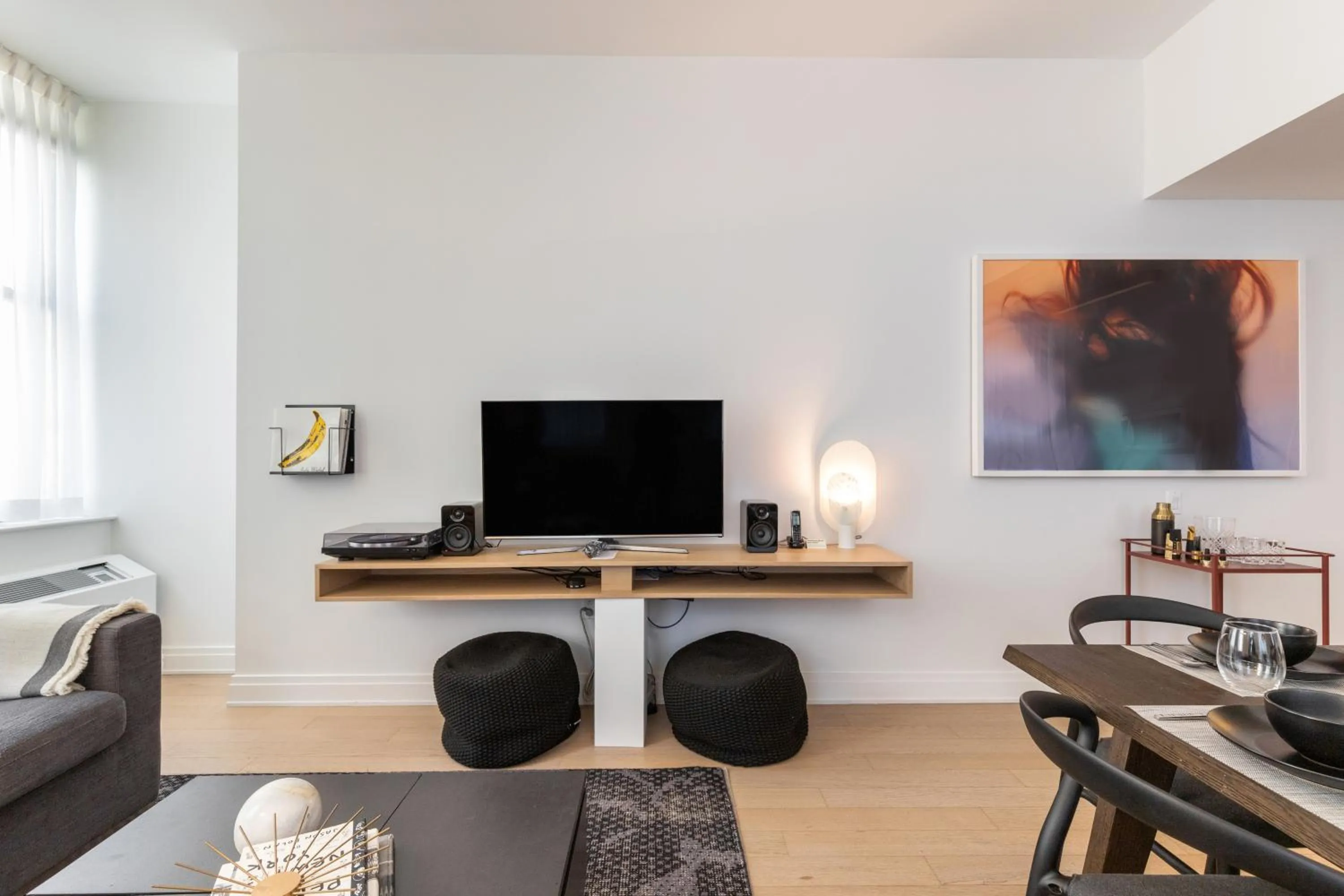 TV and multimedia in Mint House at 70 Pine