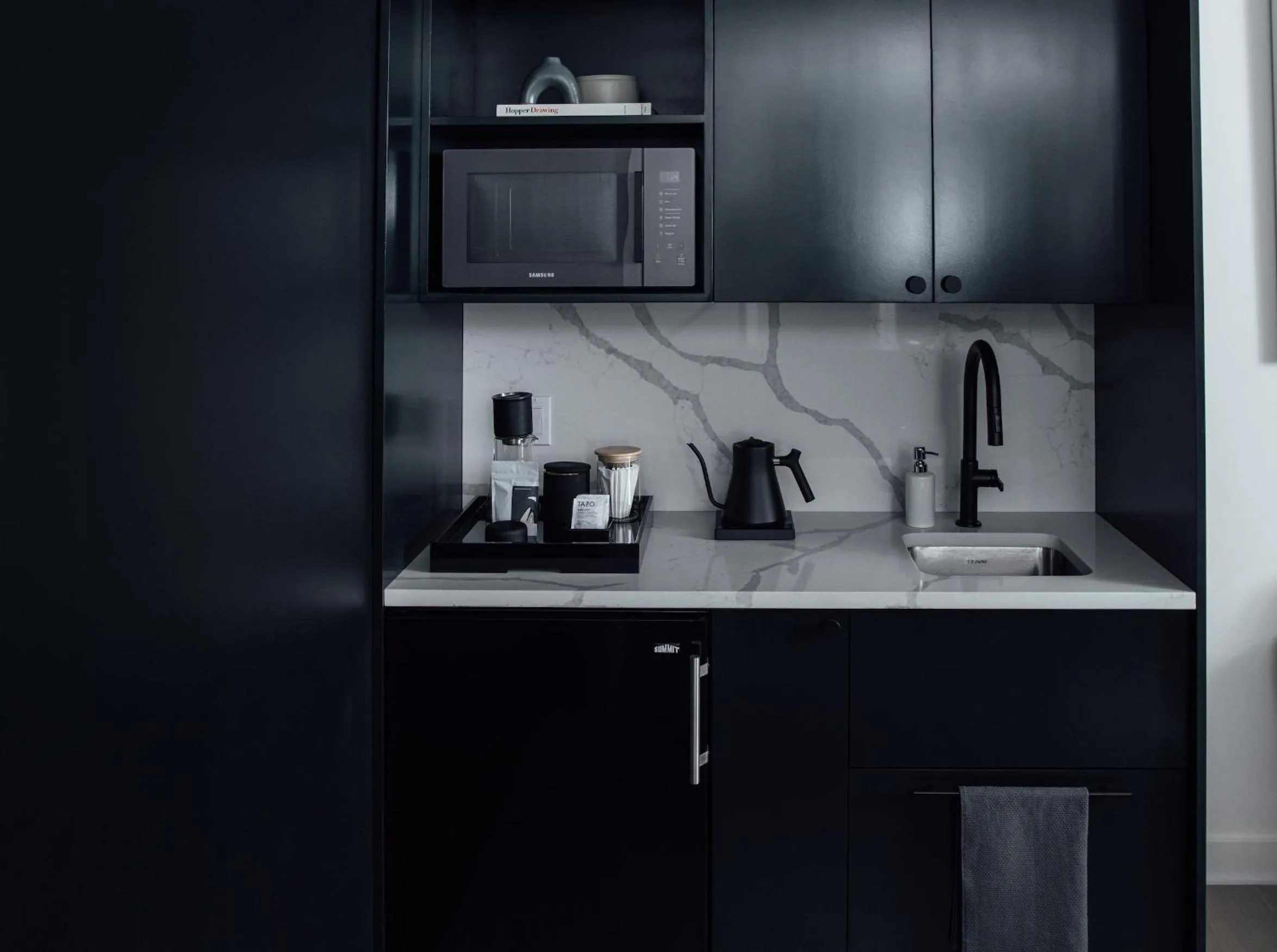 Coffee/tea facilities in Mint House 70 Pine by Kasa