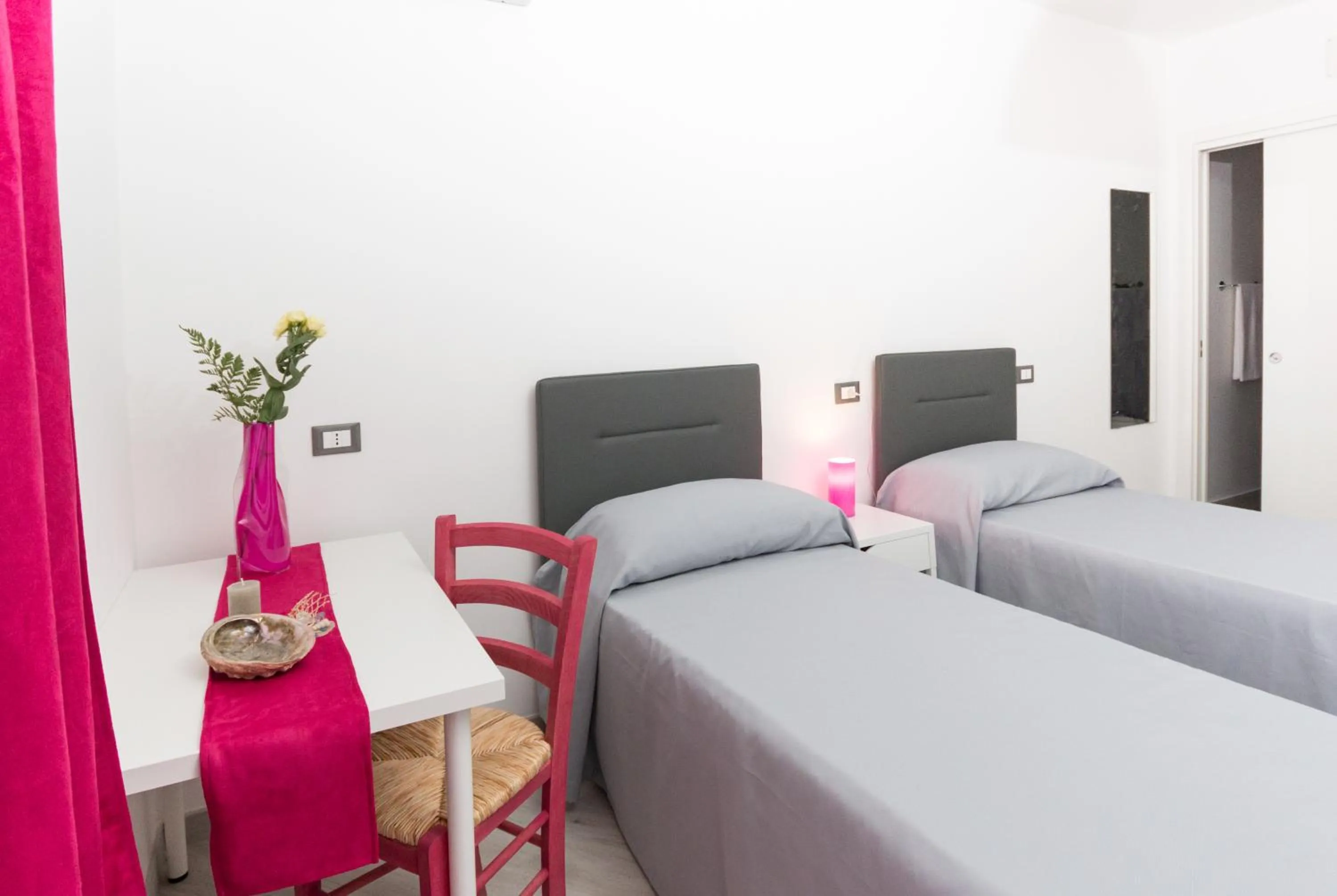 Photo of the whole room, Bed in Stanze del Mare