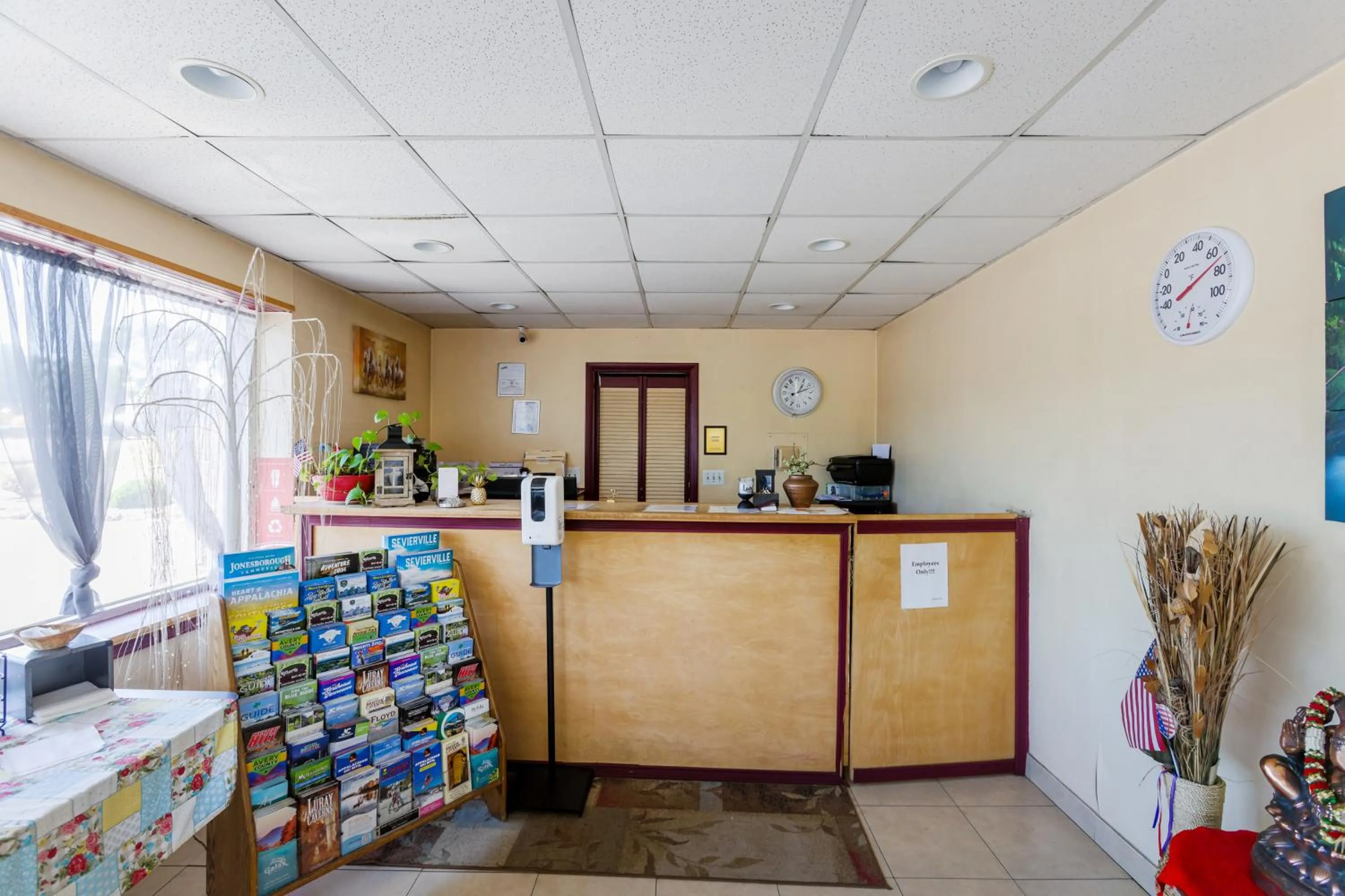 Lobby or reception in Edyn Hotel By Townhouse Wytheville US 52