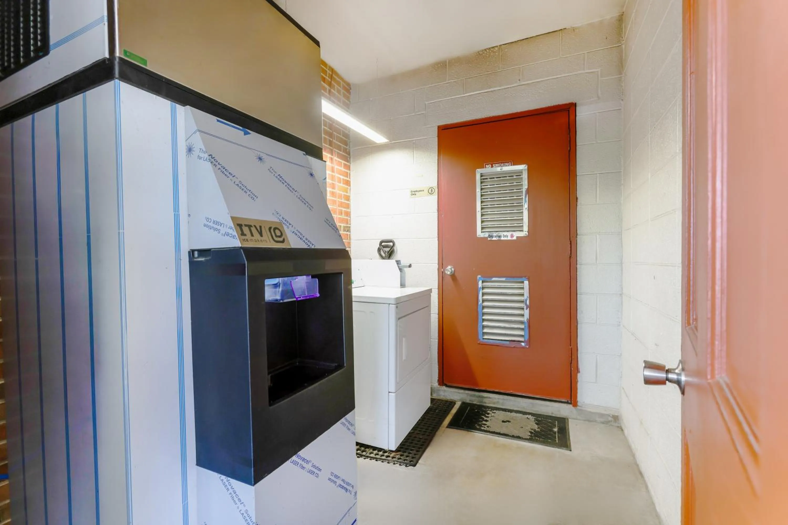 Area and facilities in Edyn Hotel By Townhouse Wytheville US 52