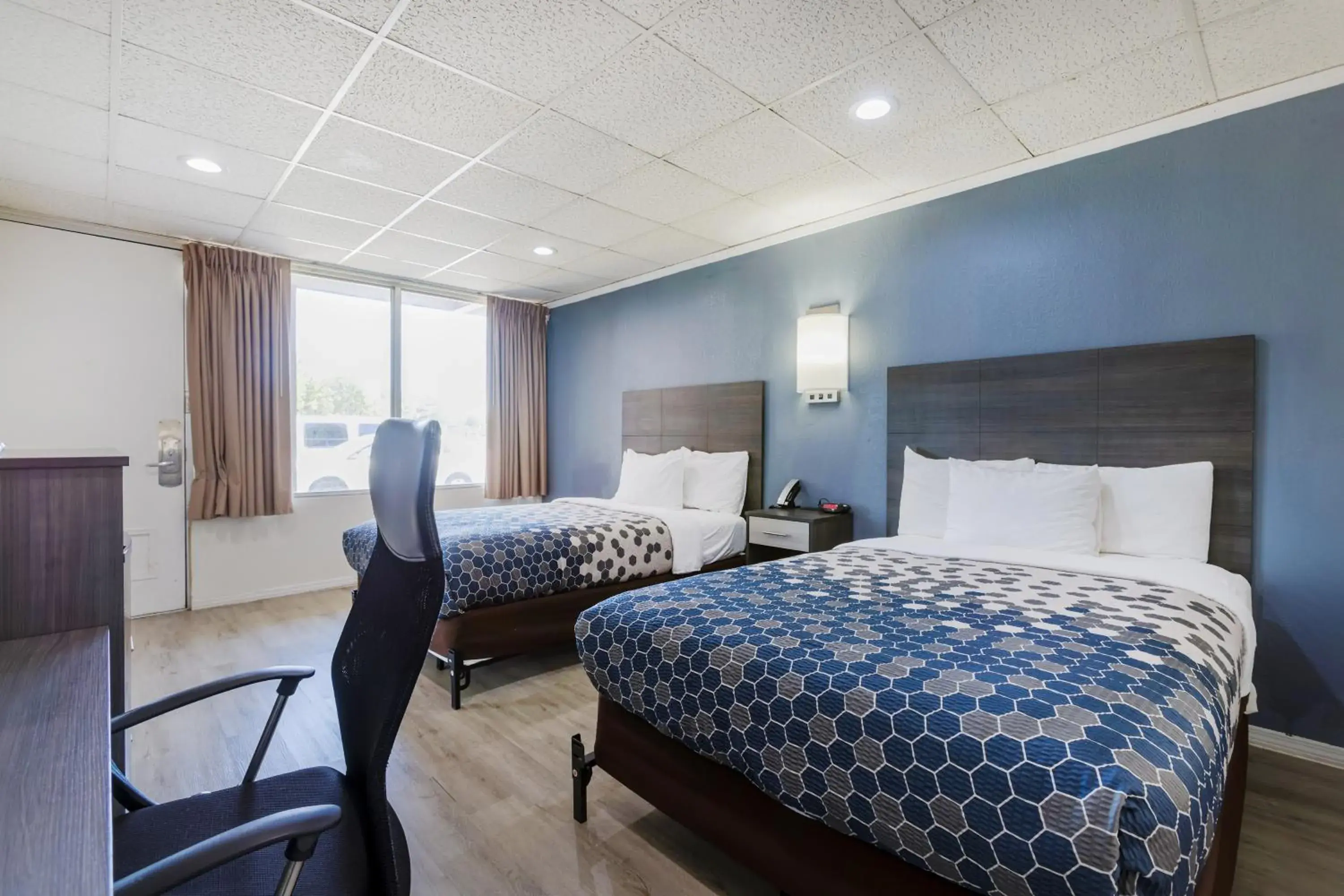 2 Double Beds Non-Smoking in Edyn Hotel By Townhouse Wytheville US 52 2 Double Beds Non-Smoking in Edyn Hotel By Townhouse Wytheville US 52