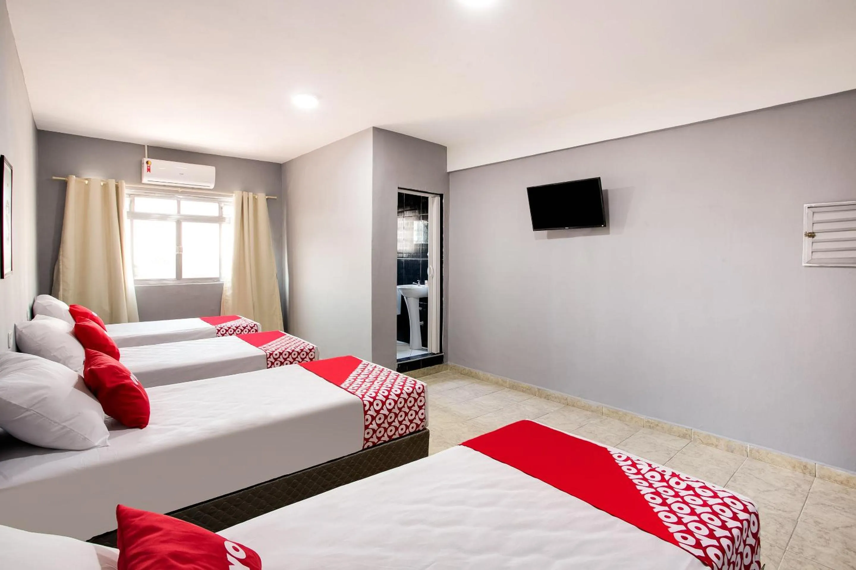 Bedroom, Bed in OYO Hotel Boneville, São Paulo