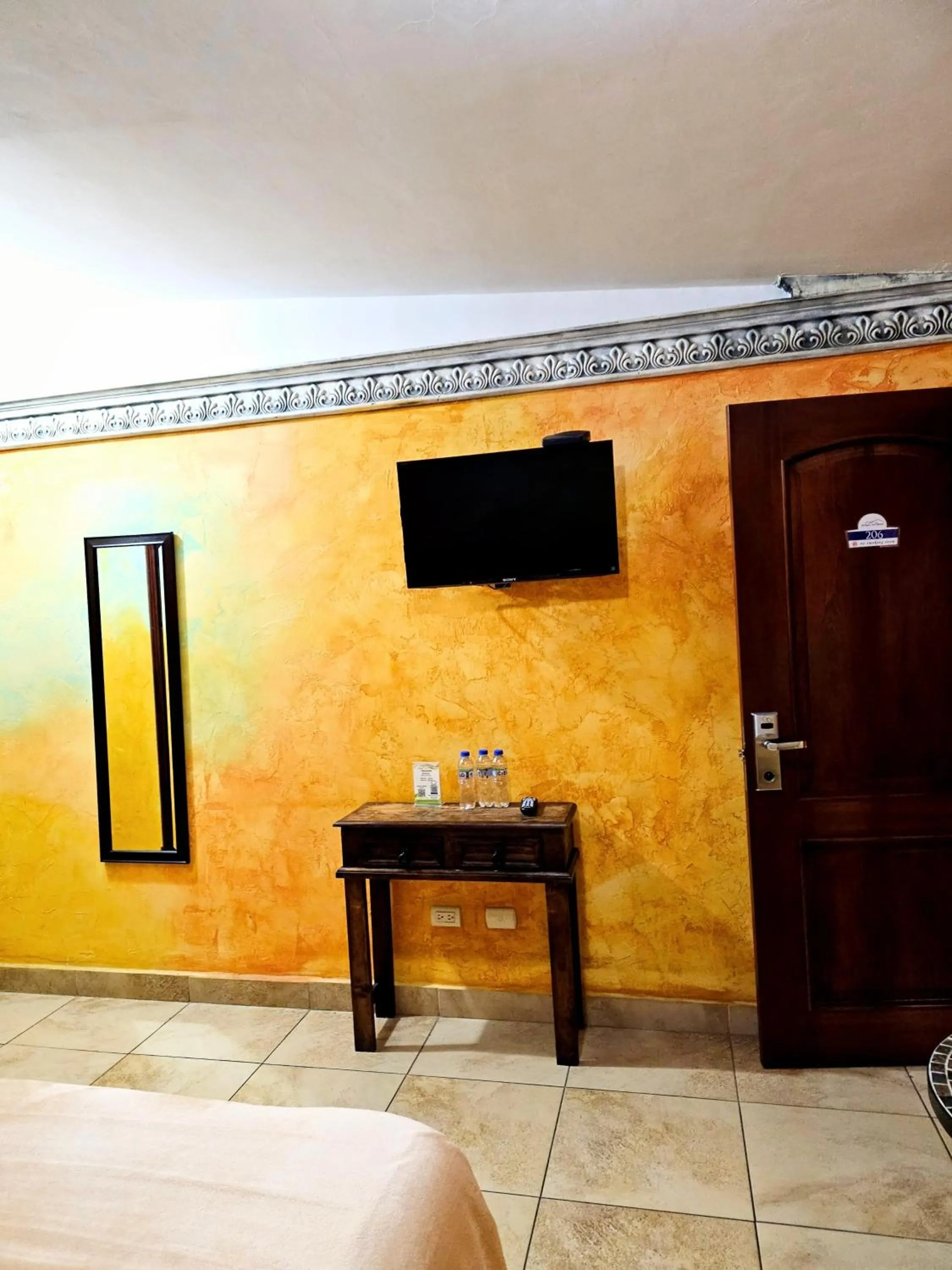 Photo of the whole room in Antigua Inn Hotel