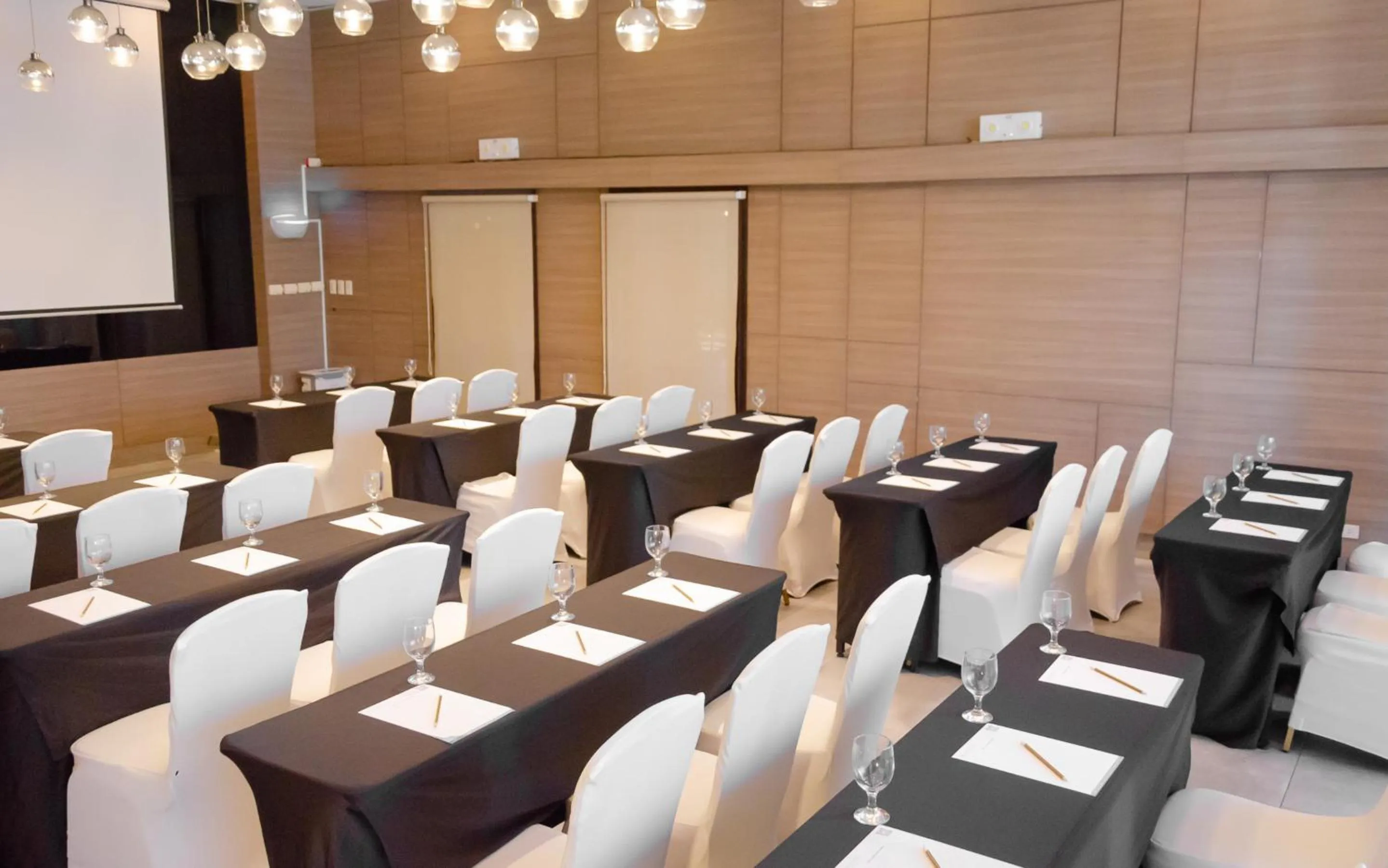 Meeting/conference room in Belmont Hotel Manila near NAIA Terminal 3 MNL