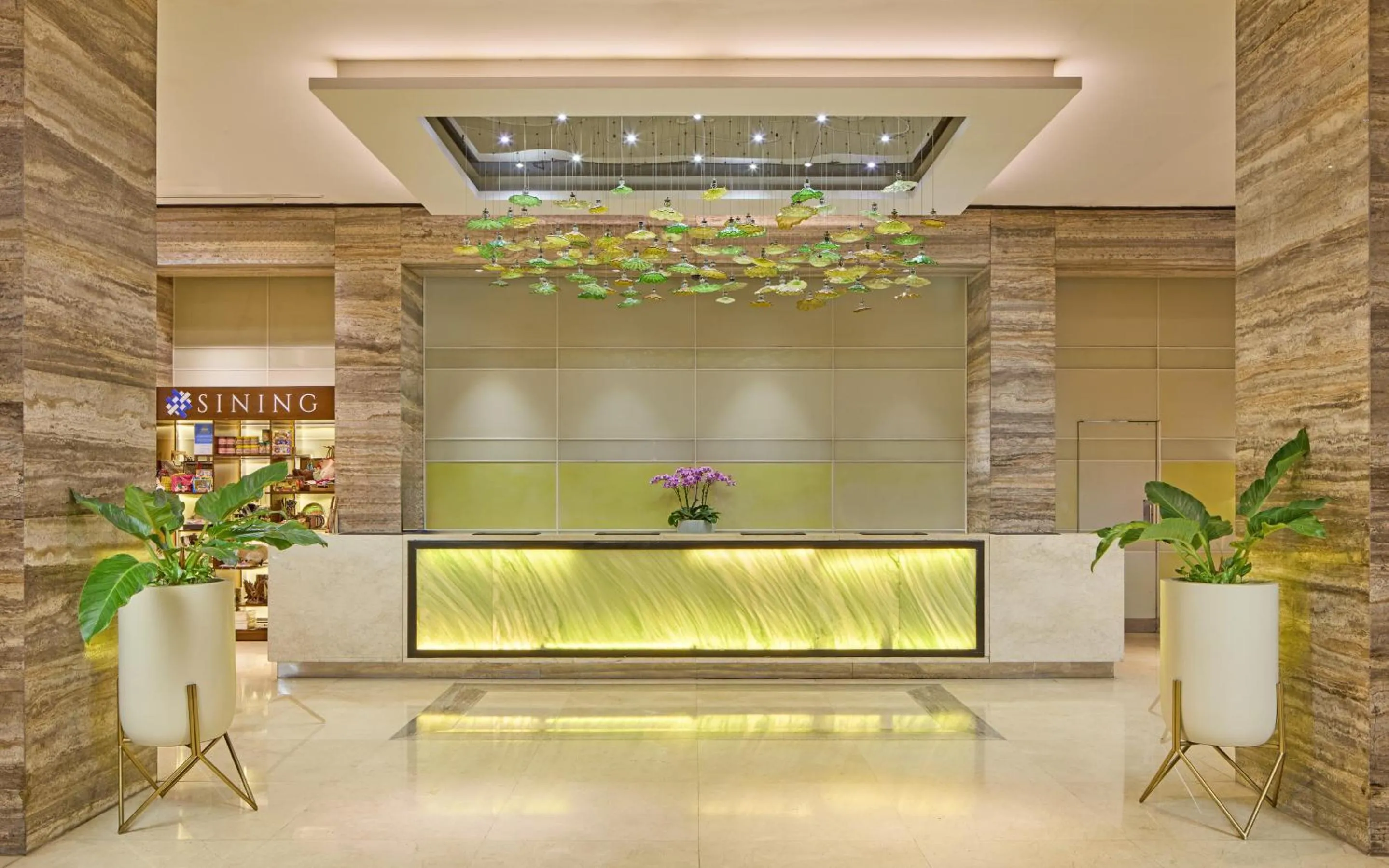 Lobby or reception in Belmont Hotel Manila near NAIA Terminal 3 MNL