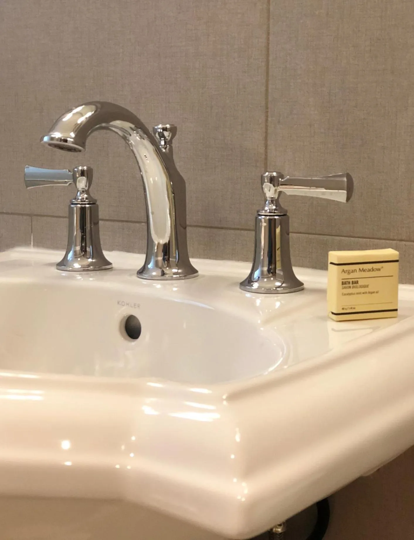 Bathroom in Henrosa Hotel