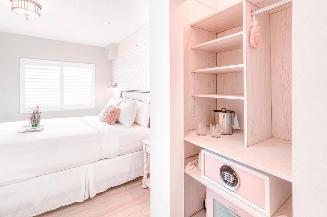 Bed in Henrosa Hotel