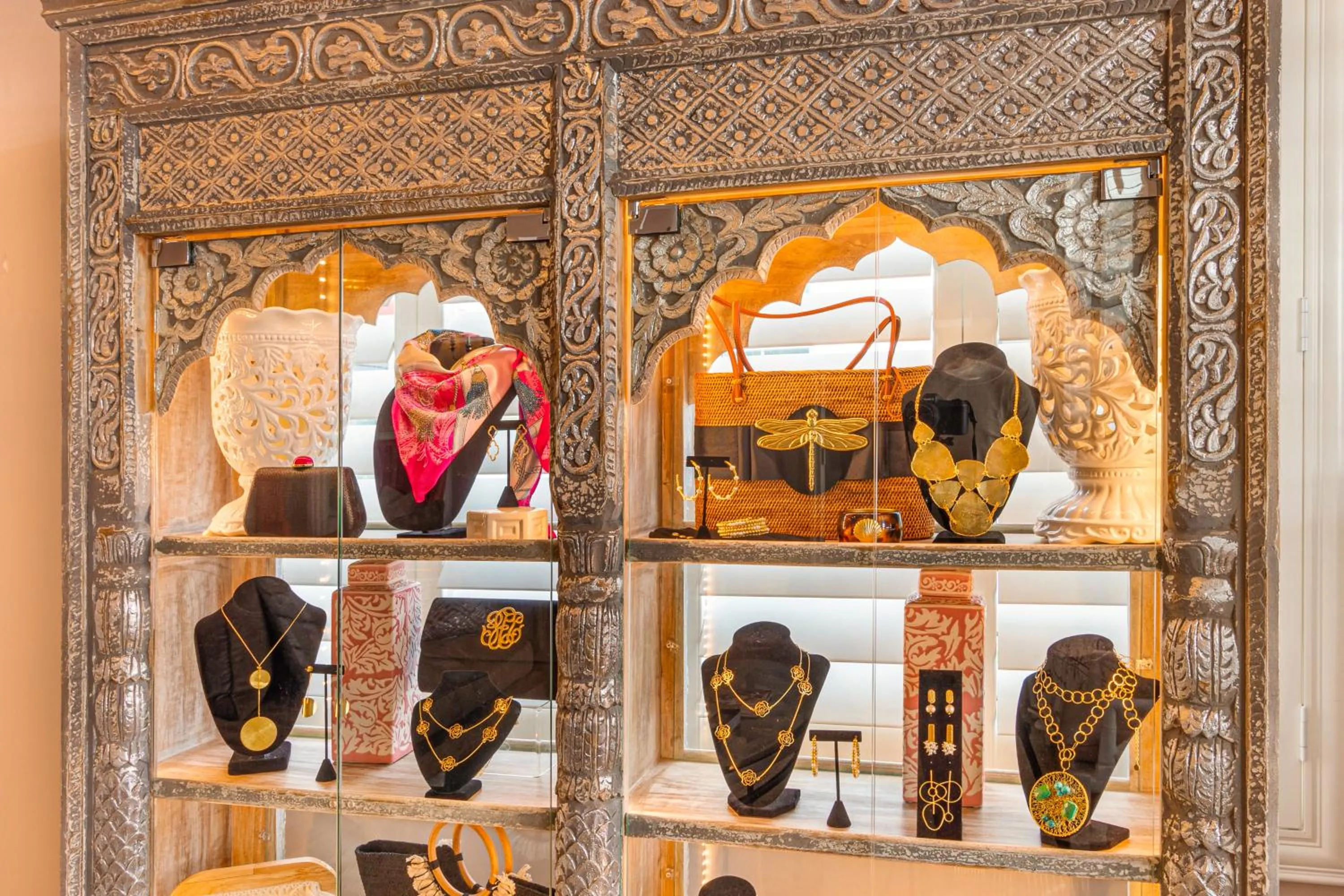 On-site shops in Henrosa Hotel