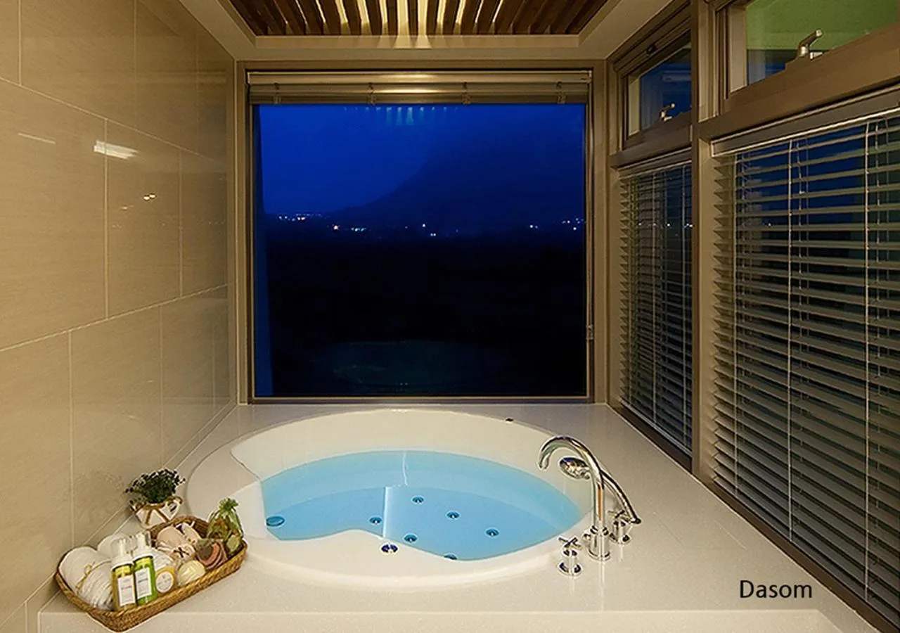 Hot Tub in Comma&Spa Resort