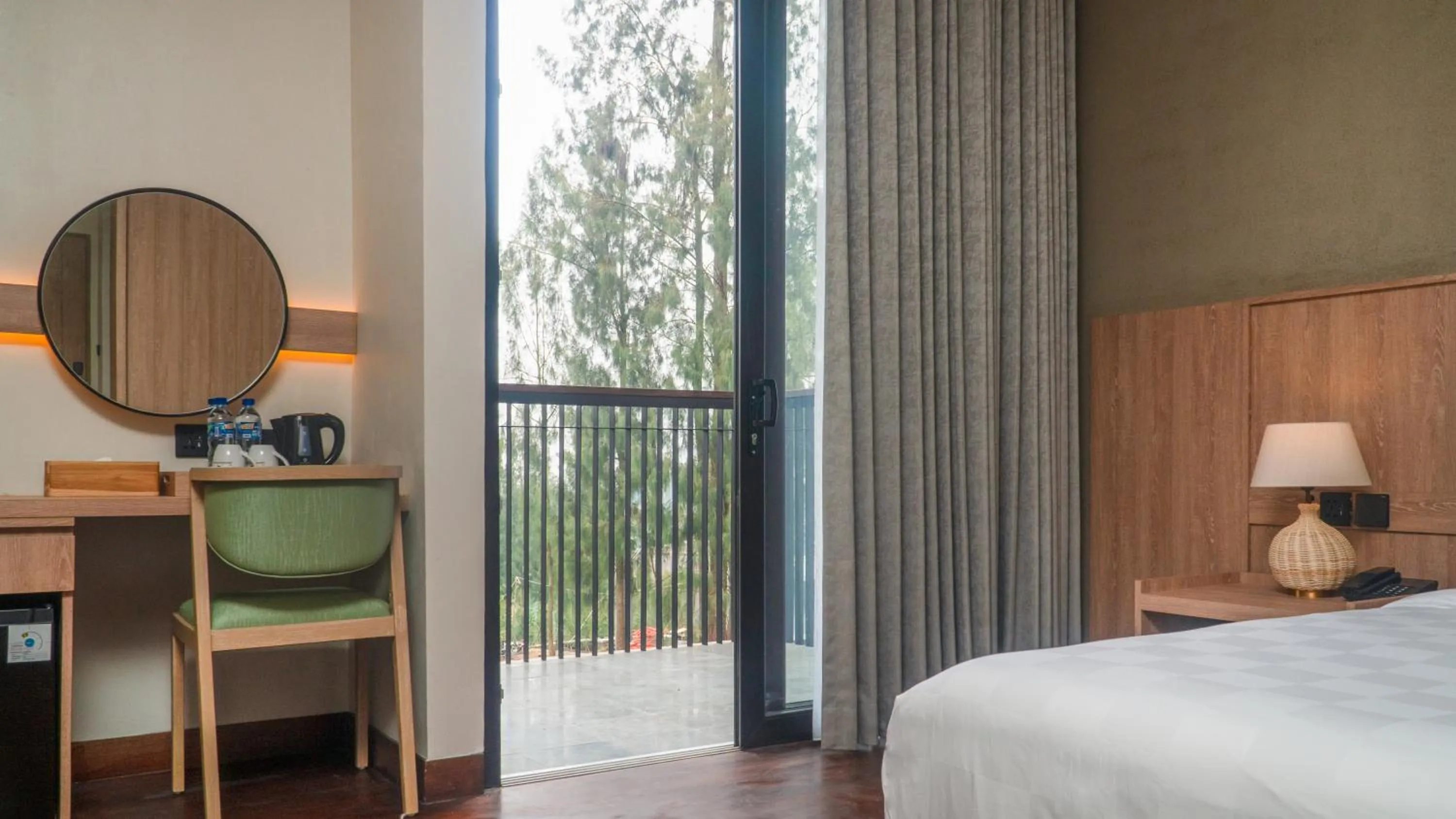 Balcony/Terrace, Bed in Jambuluwuk Bromo Resort