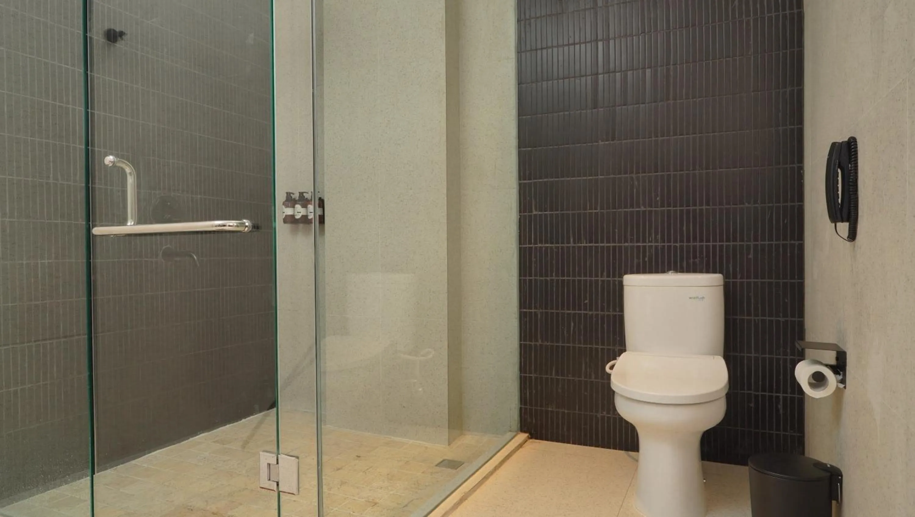 Bathroom in Jambuluwuk Bromo Resort