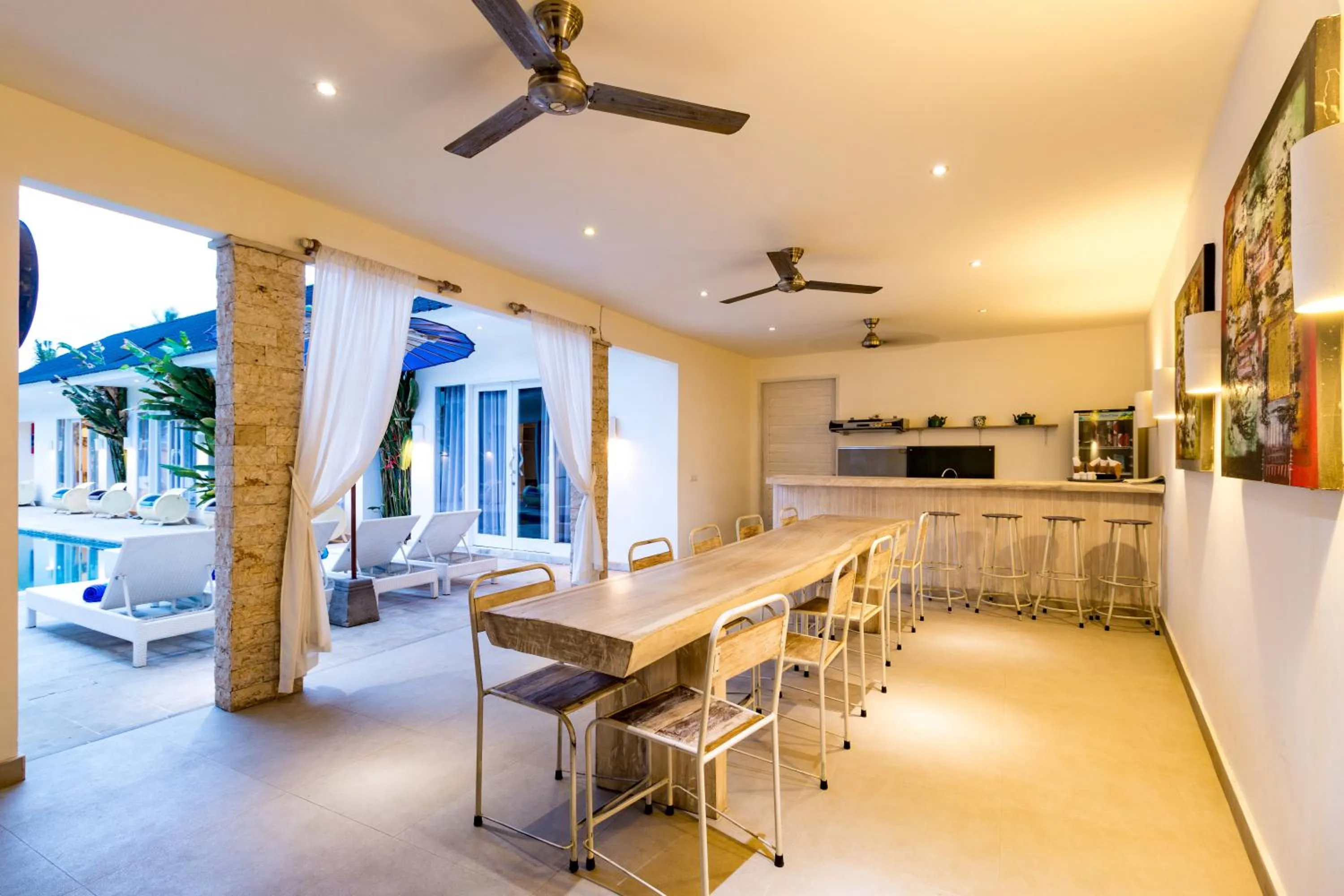 Restaurant/places to eat in Tamoa Boutique Hotel