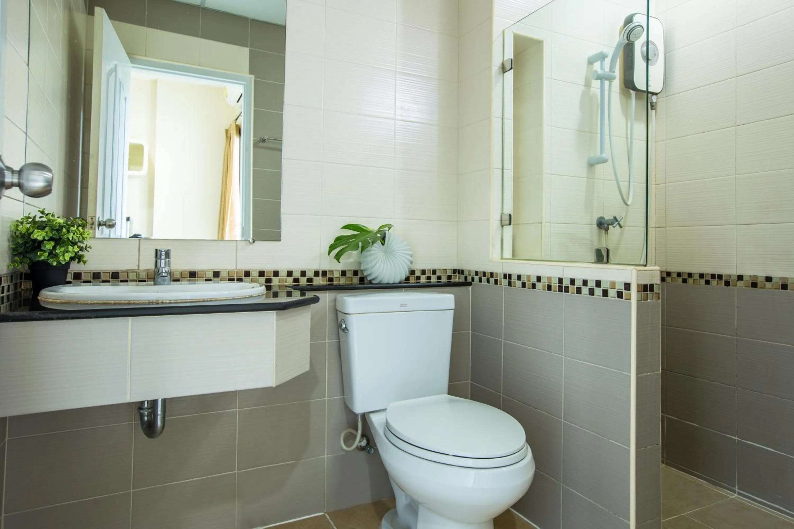 Central Place Serviced Apartment