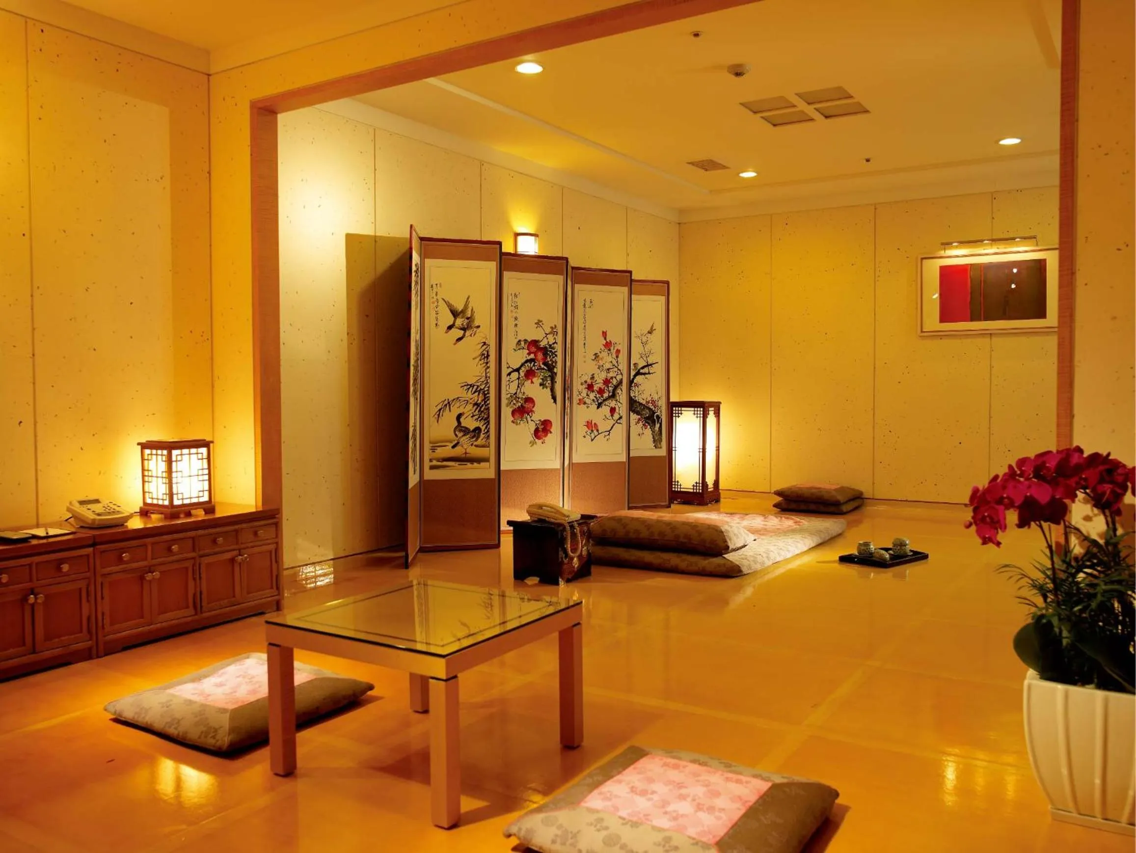 Living room, Bed in Daegu Grand Hotel